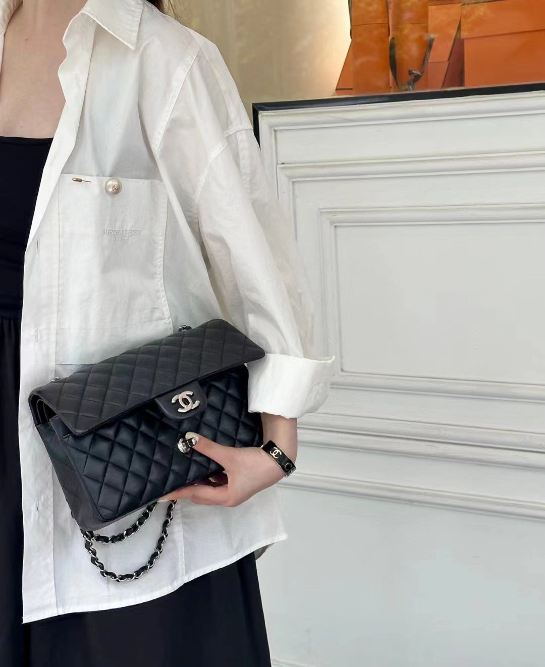 FLAP BAG 25CM HARDWARE BLACK LAMBSKIN