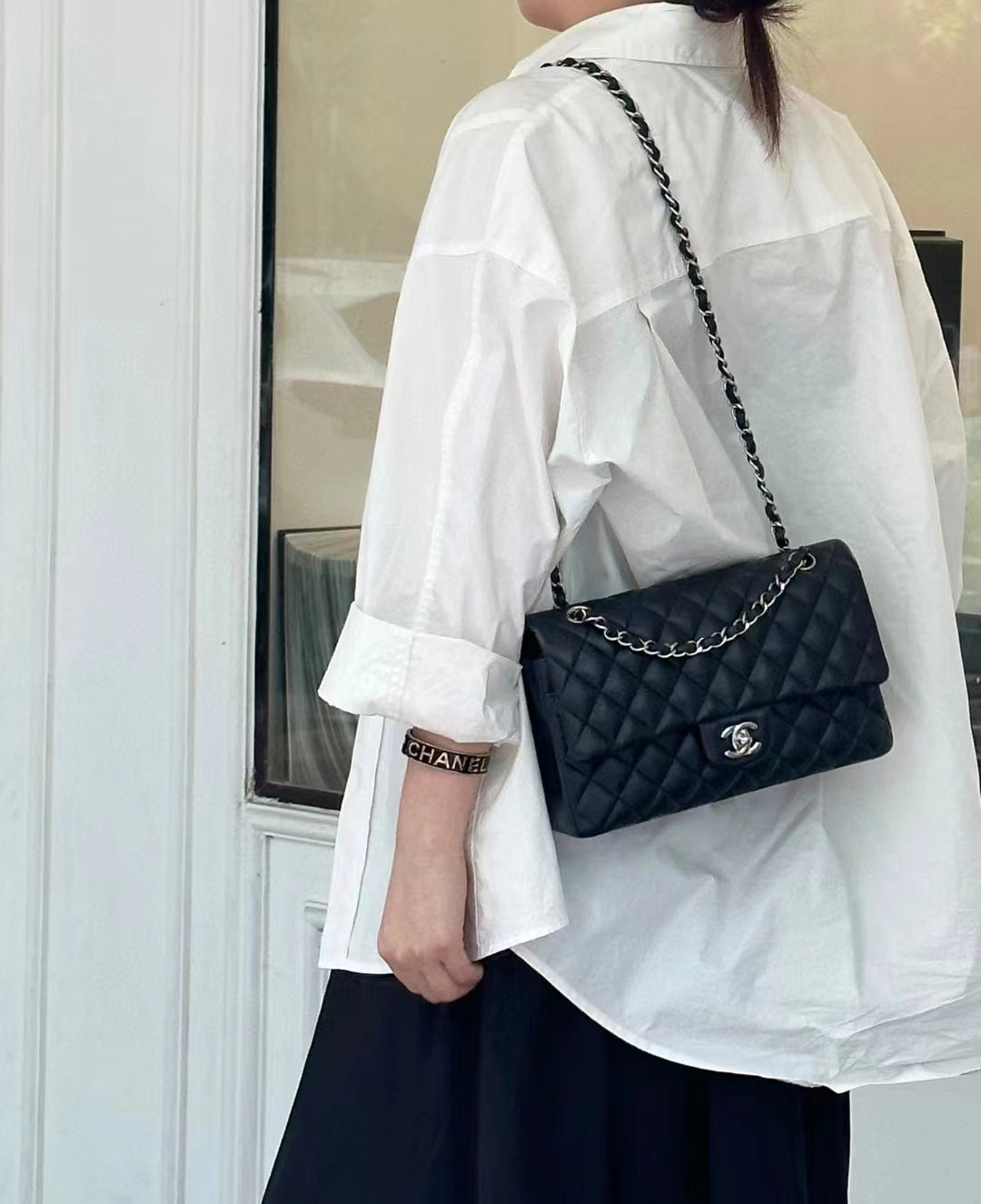 FLAP BAG 25CM HARDWARE BLACK LAMBSKIN