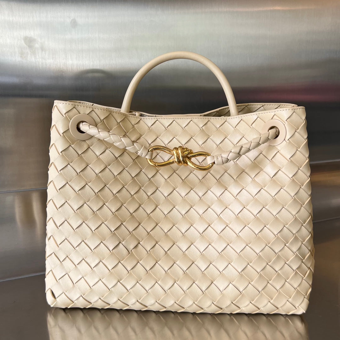 Bottega Veneta 2026 Andiamo 25cm Beige Lambskin