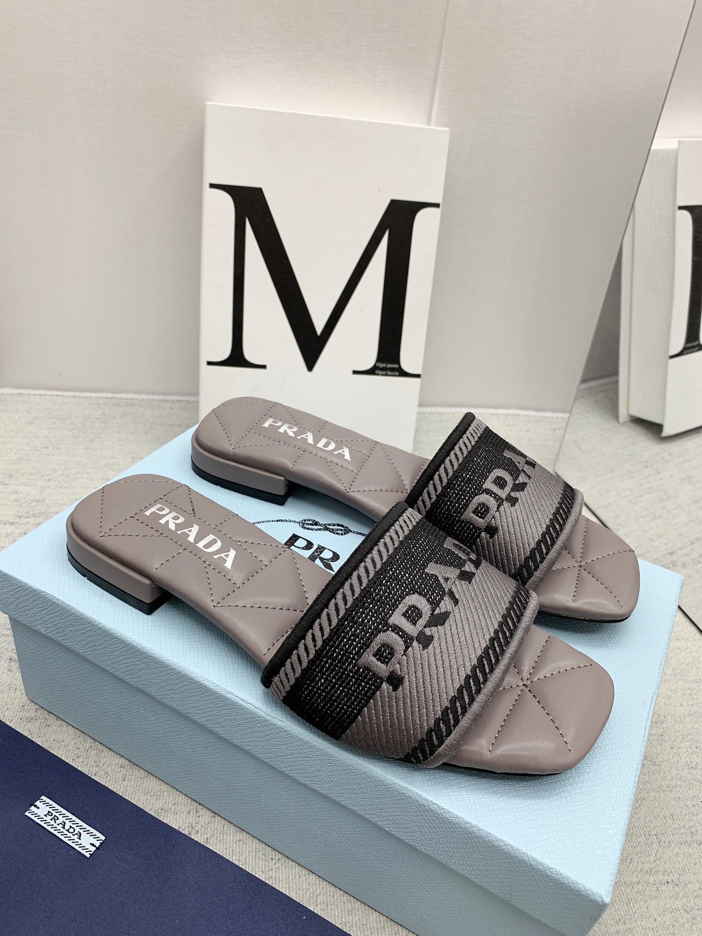 Prada 2026 Slippers Embroidery Sheepskin 731063