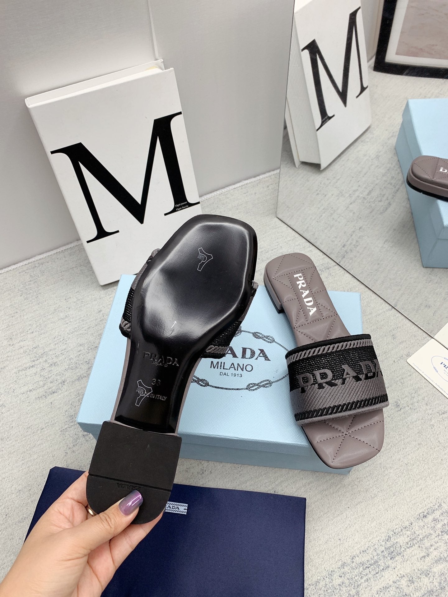 Prada 2026 Slippers Embroidery Sheepskin 731063