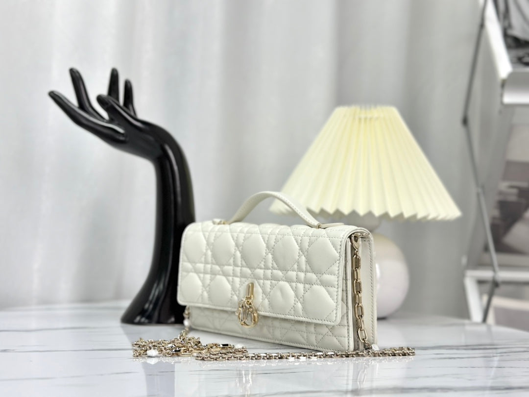 LADY 21 CHAIN BAG LAMBSKIN