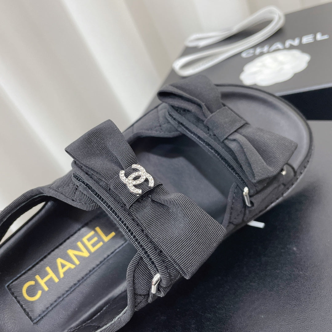 Chanel 2026 Classic Sandals Patent Leather Cowhide 828661