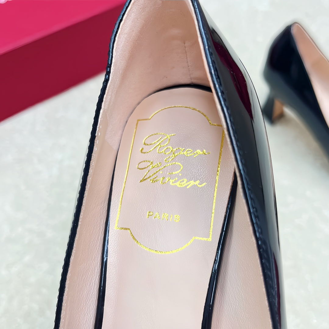 Belle Viv Edition Metal Buckle Pumps 65 Black Patent Leather