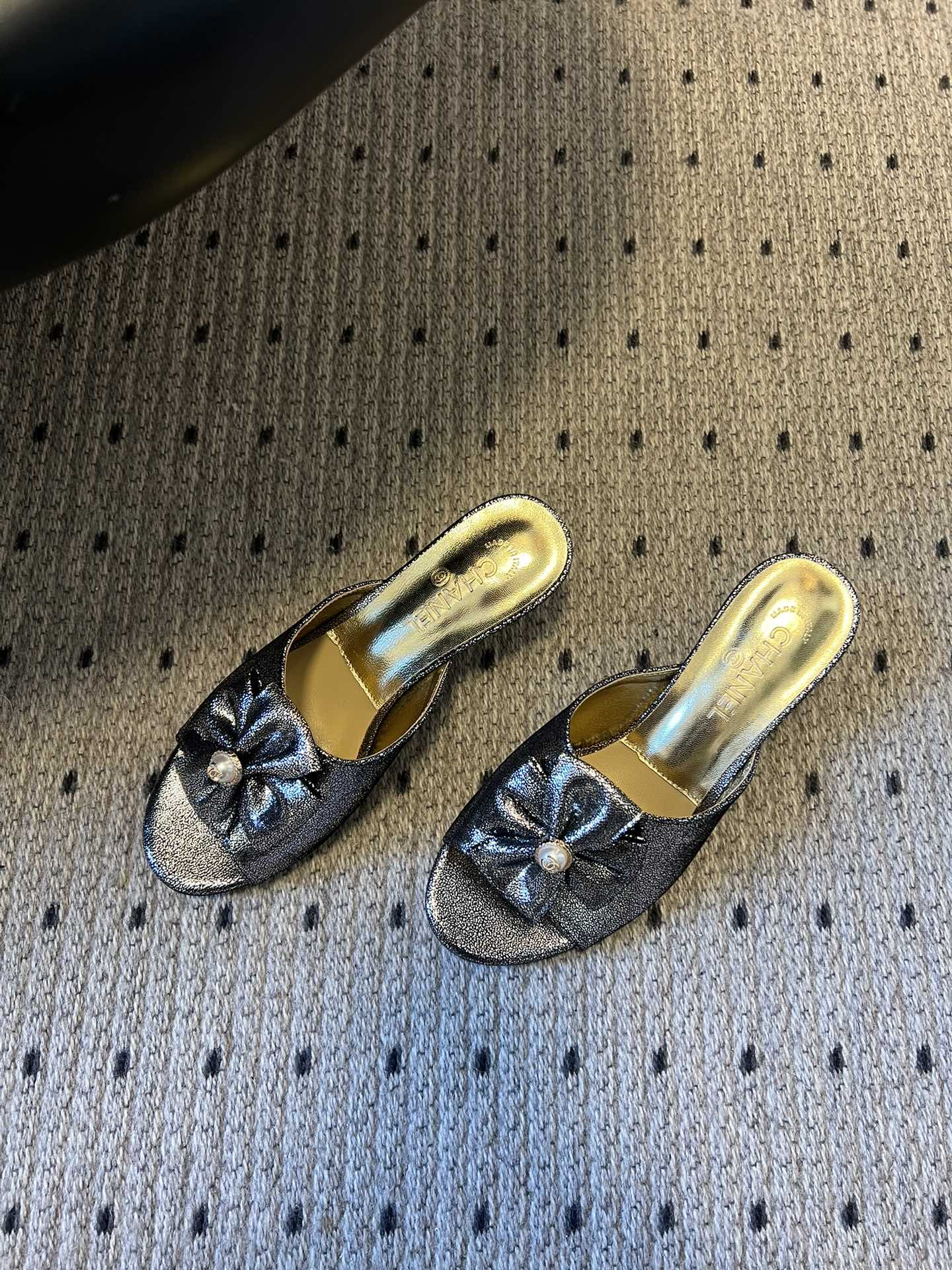 CC 26s High-Heeled Slides 60 Metallic Black Cowhide 627184