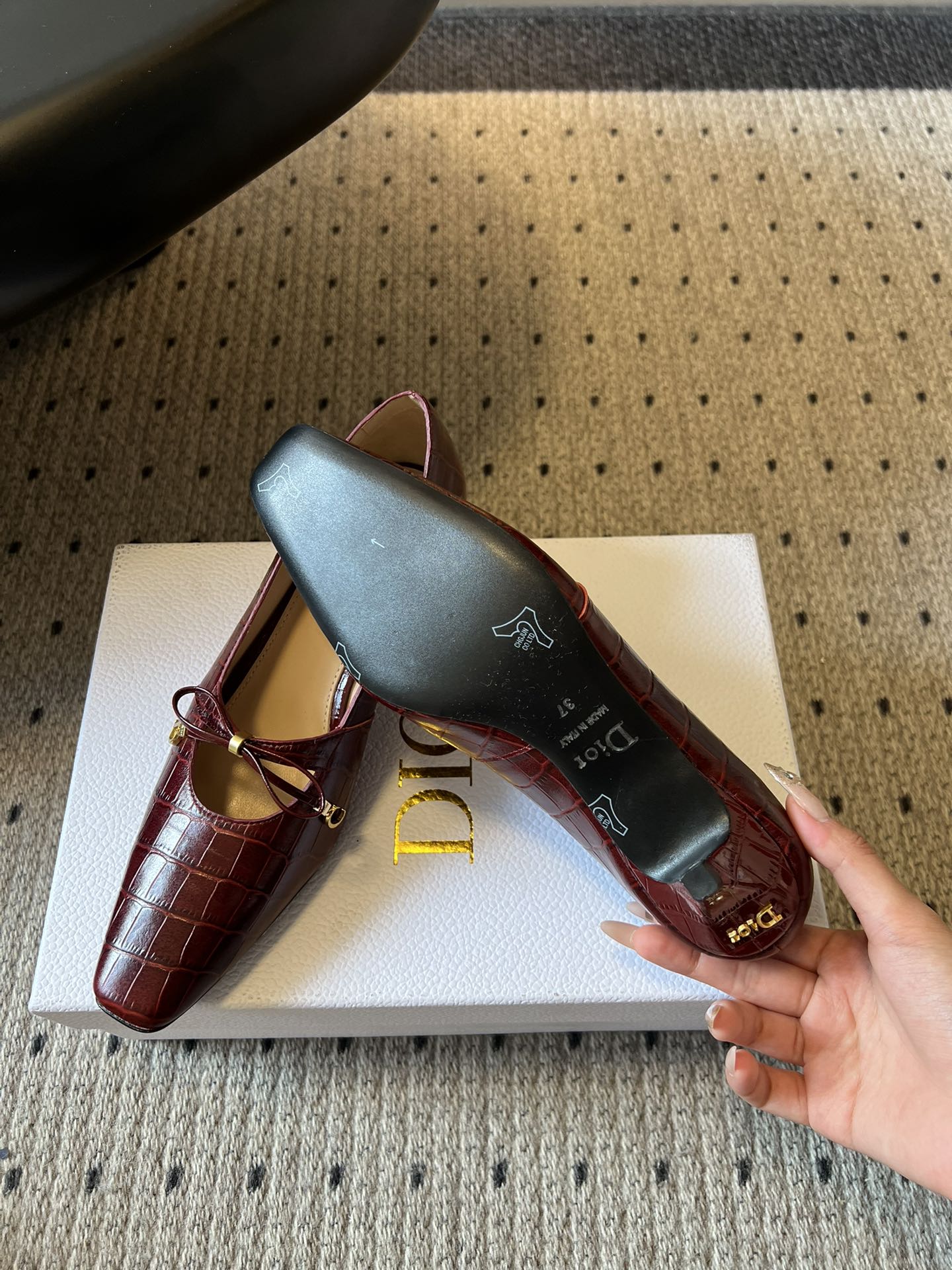 CD 26s Low Heel Pump 30 Dark Red Cowhide 651158