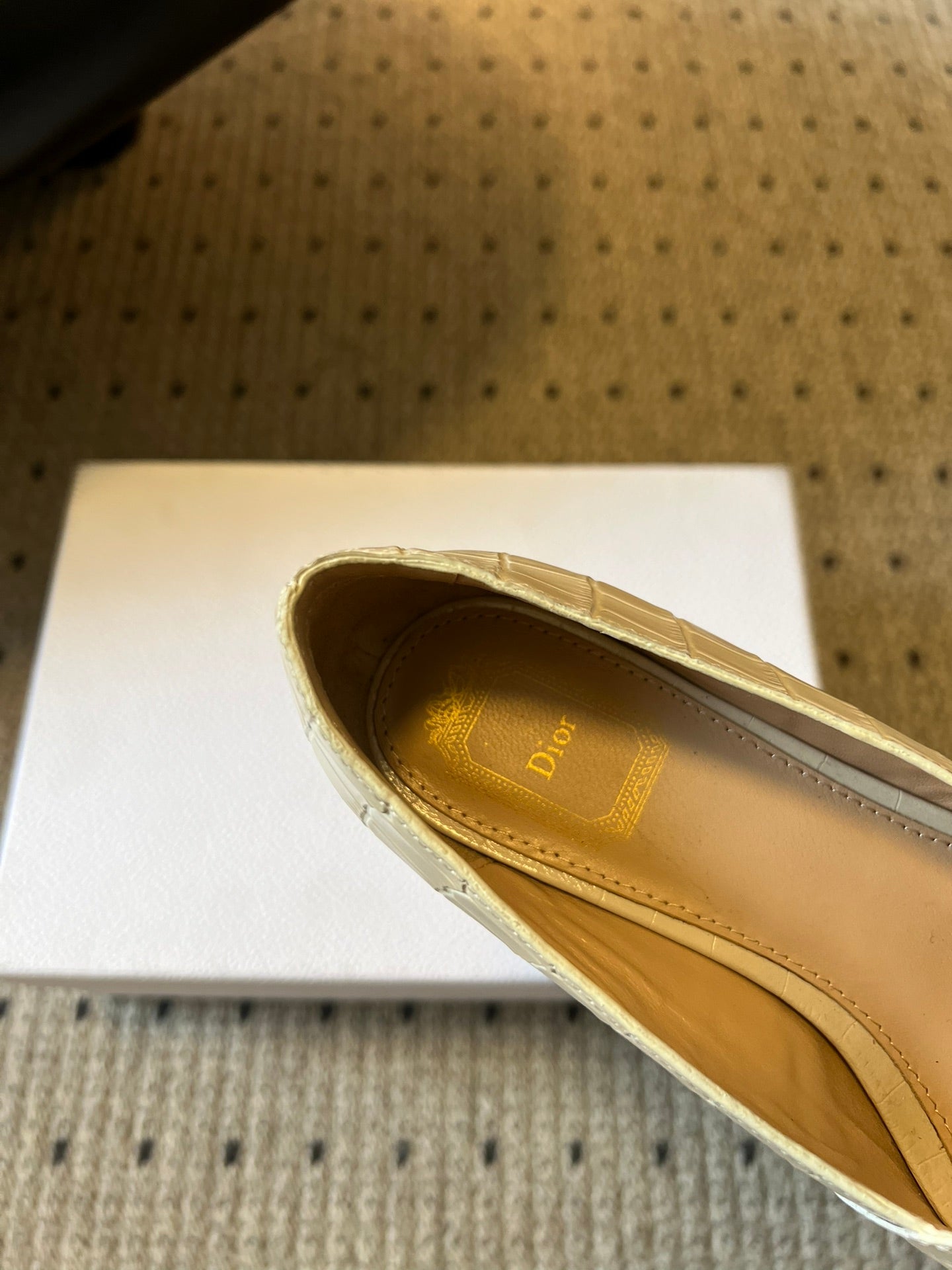 CD 26s Low Heel Pump 30 Beige Cowhide 651161