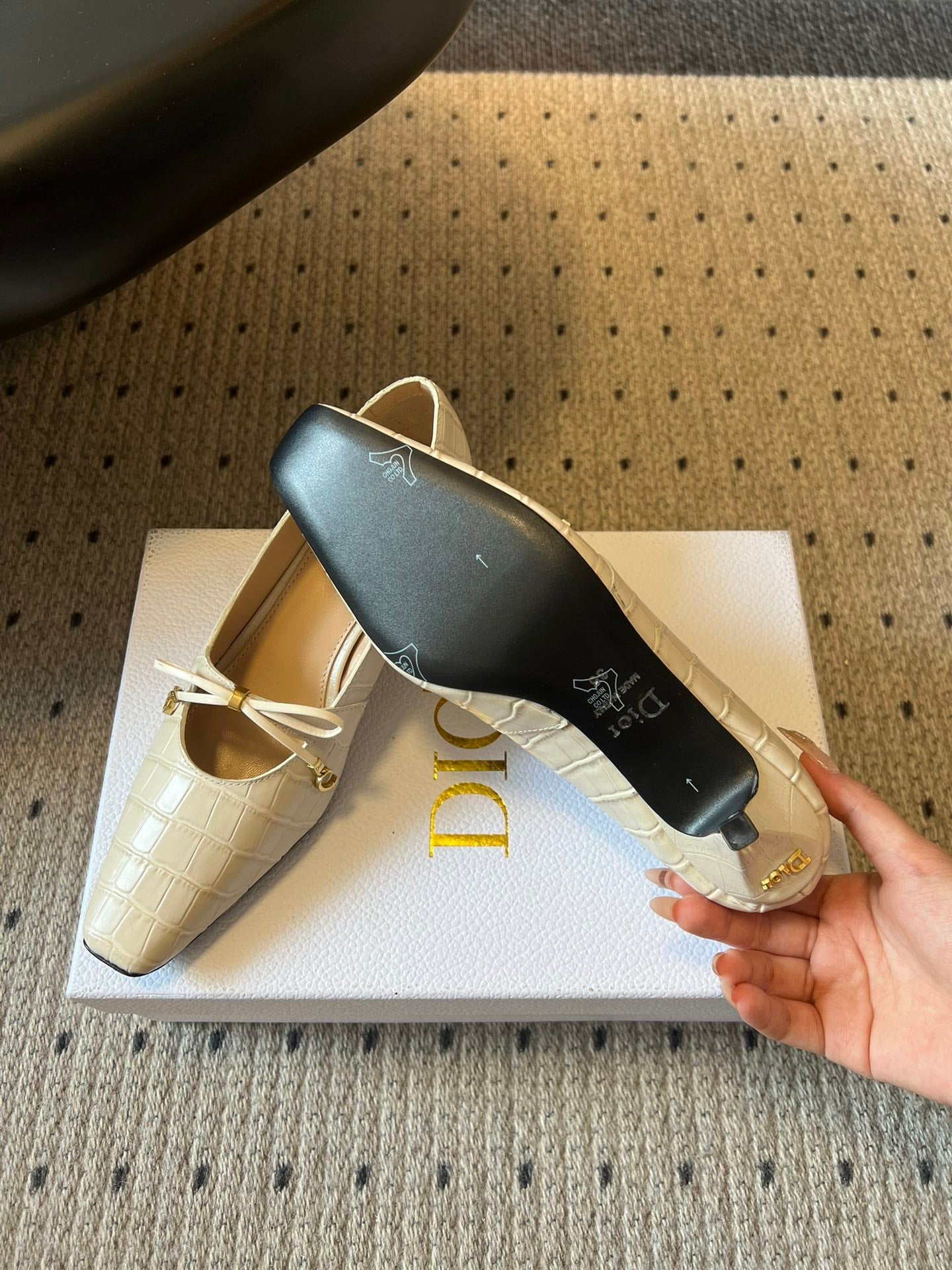 CD 26s Low Heel Pump 30 Beige Cowhide 651161