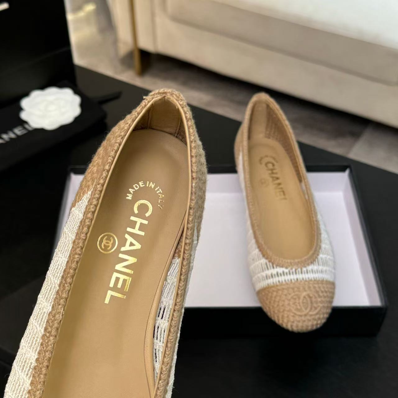 CC 25 Ballet Flat Raffia