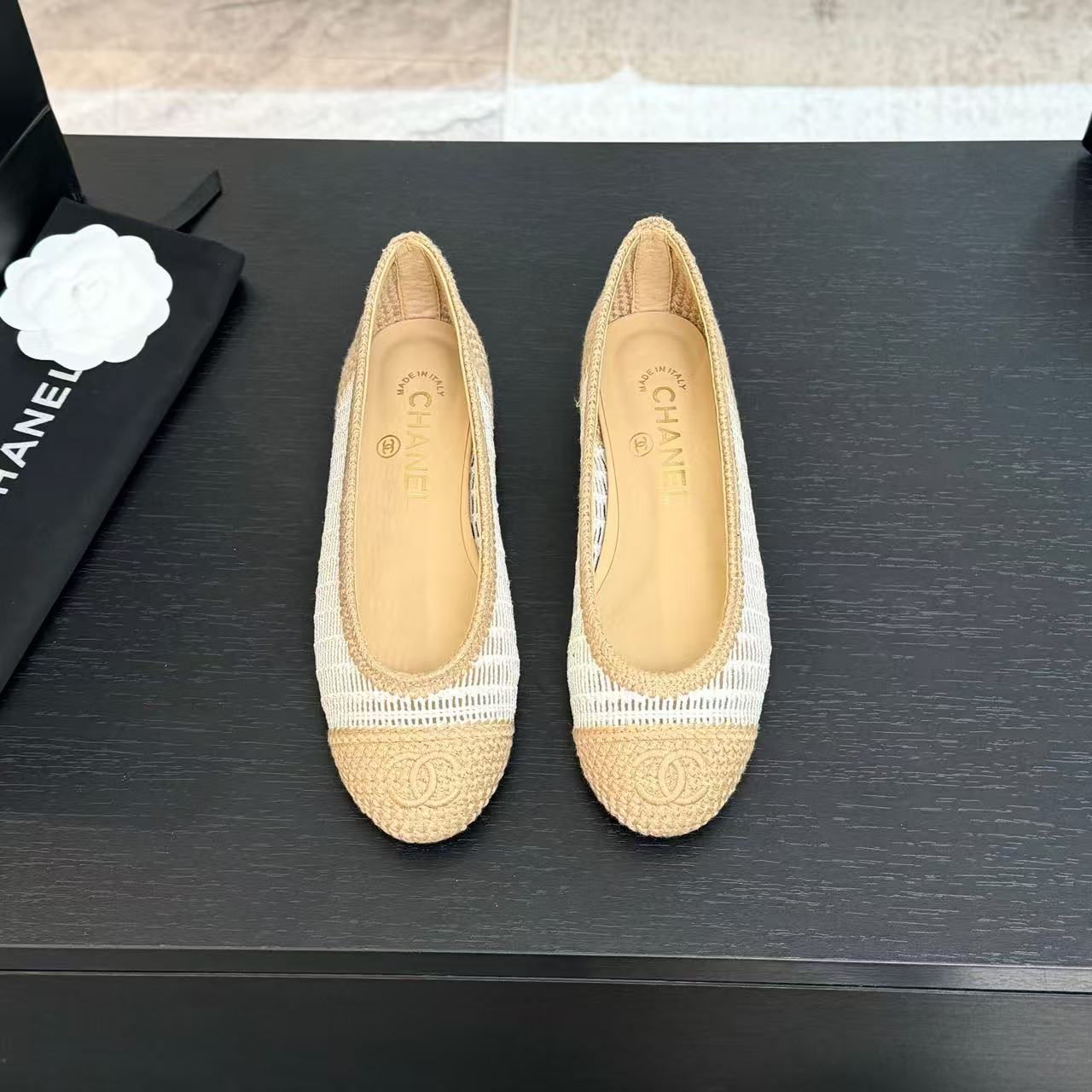 CC 25 Ballet Flat Raffia