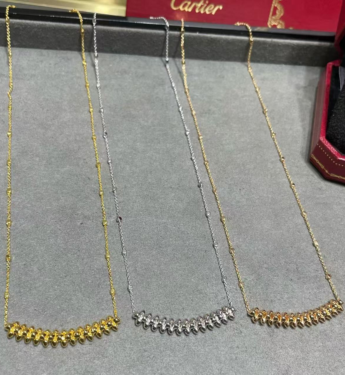 CLASH PINK GOLD NECKLACE