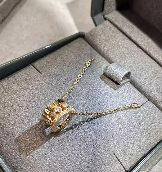 CHAIN MOVE ROMANE PEDAND NECKLACE