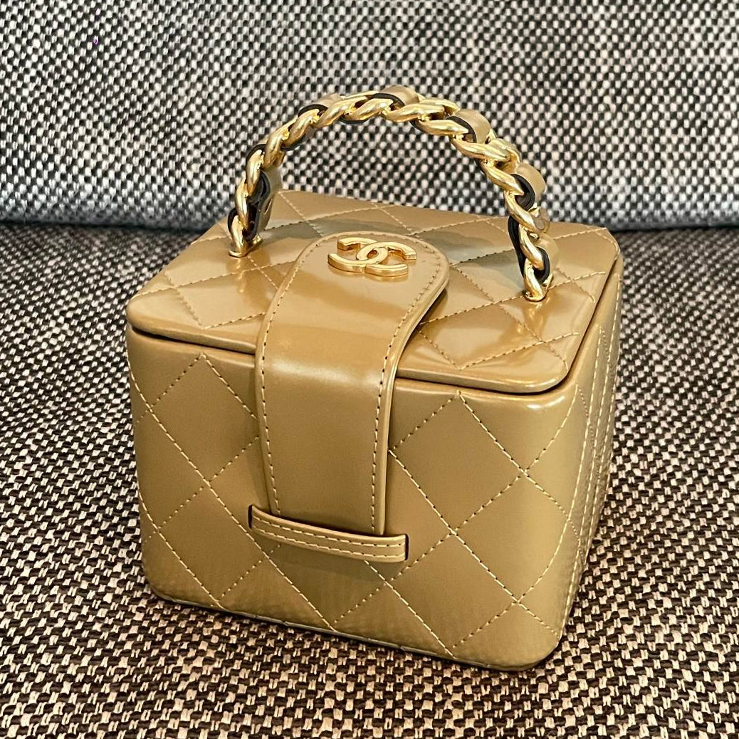 Chanel 2026 Vintage Mini Square Vanity Case 11cm Patent Calfskin