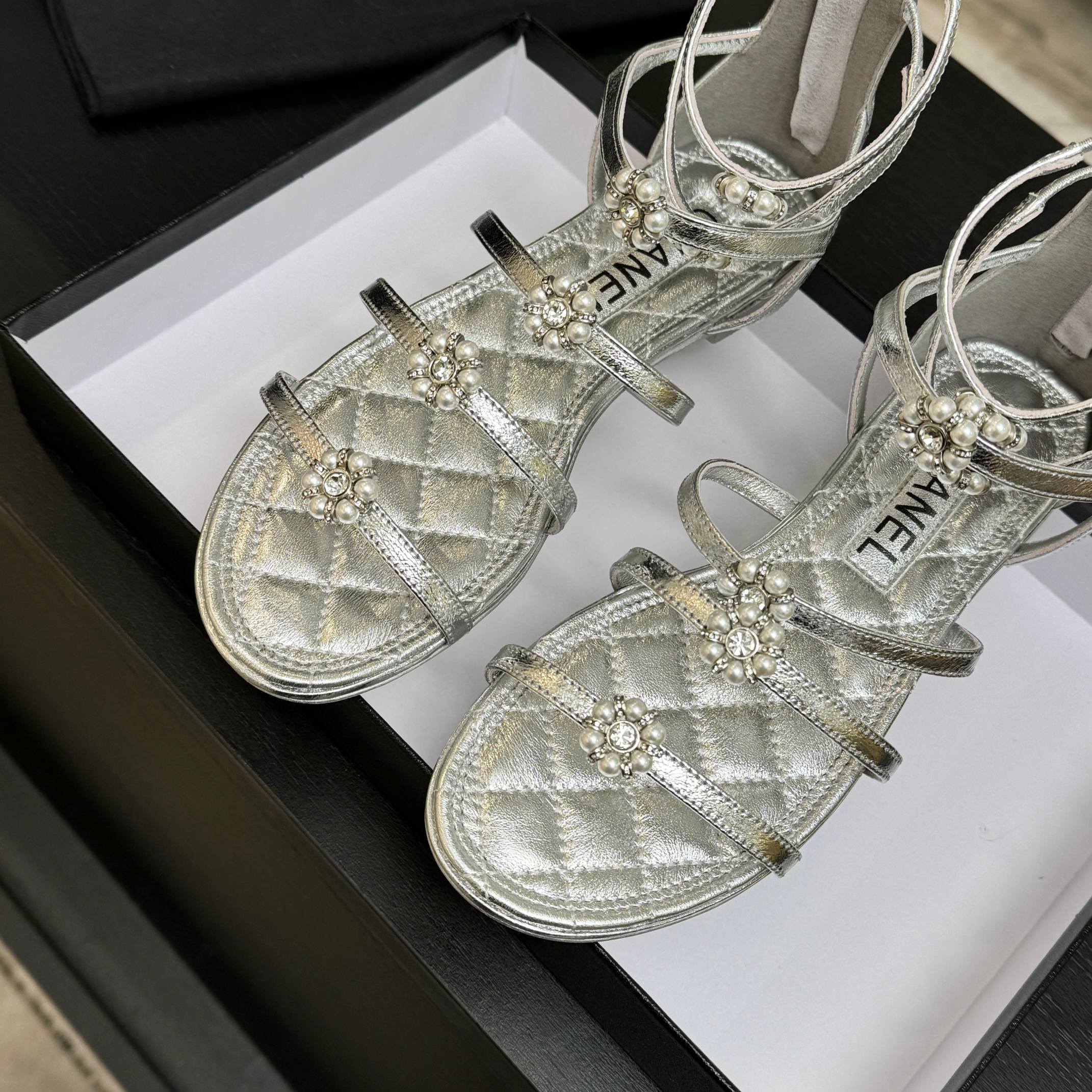 CC 2026 Camellia Chunky Heeled Sandals Cowhide