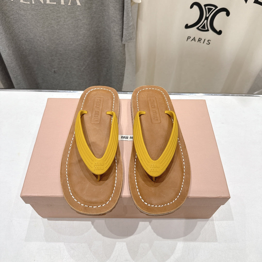 Miumiu 26ss Thong Sandals Cowhide 713100