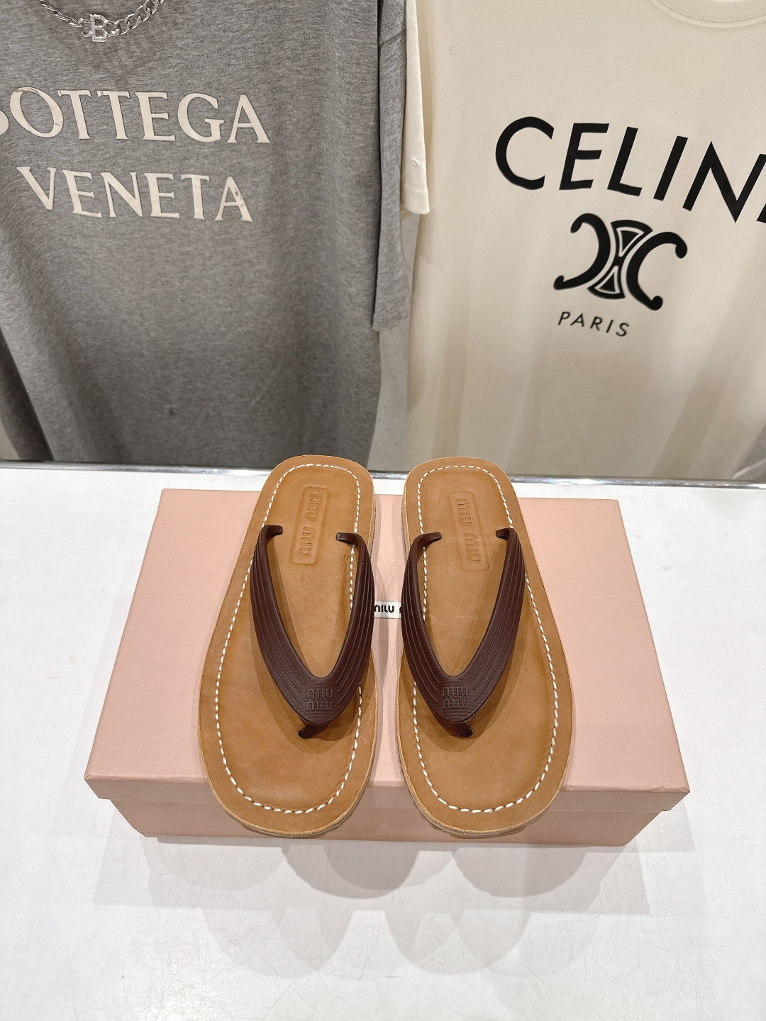 Miumiu 26ss Thong Sandals Cowhide 713100
