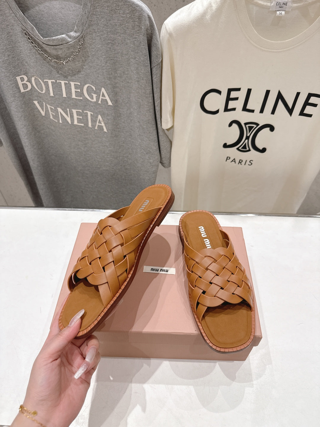 Miumiu 26ss Flat Slippers Suede Calfskin 713103