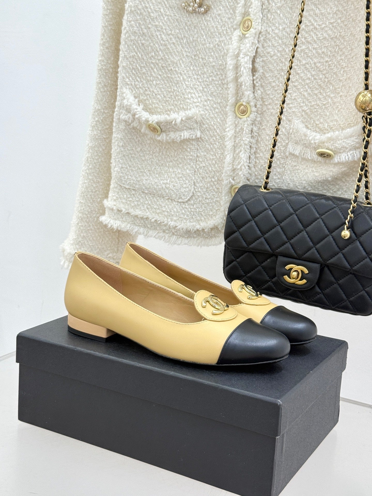 CC 2026 Loafers Sheepskin Gold Logo
