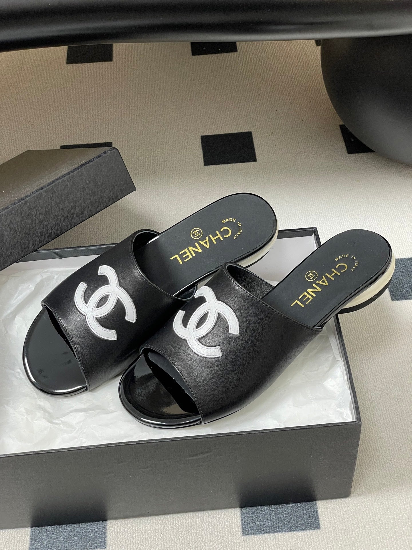 CC 2026 Pearl Flat Sandals Sheepskin Double C Logo