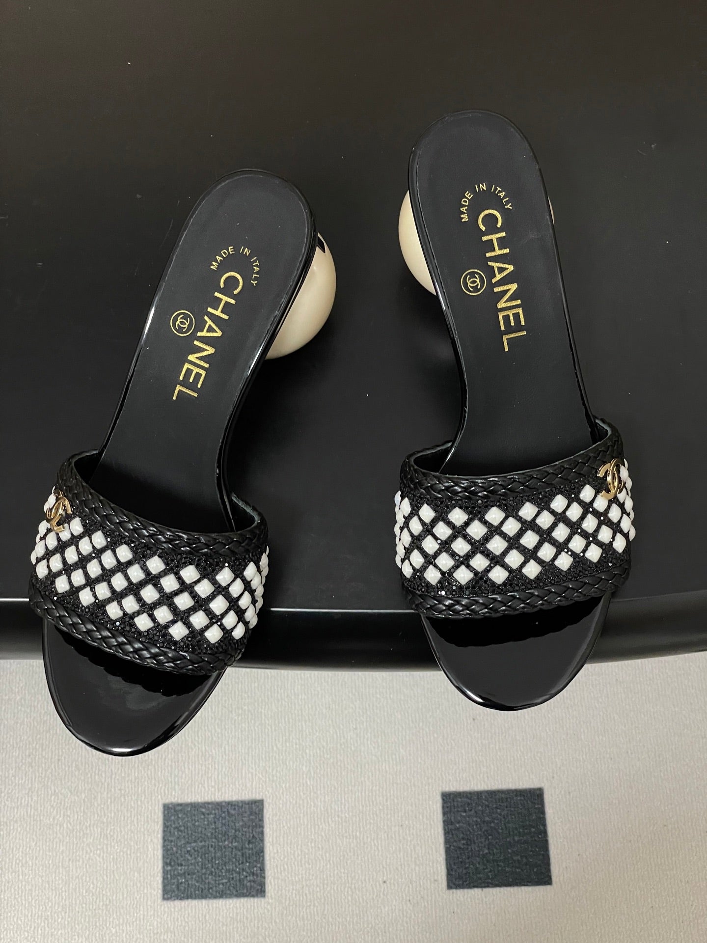 CC 2026 Pearl Flats Sandals 70 Rhinestones Woven Sheepskin