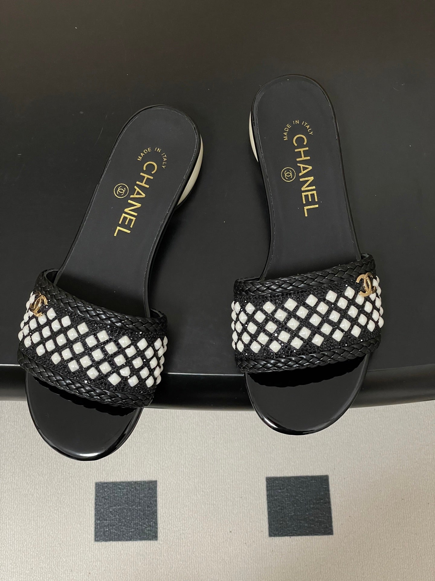 CC 2026 Pearl Flats Sandals Rhinestones Woven Sheepskin