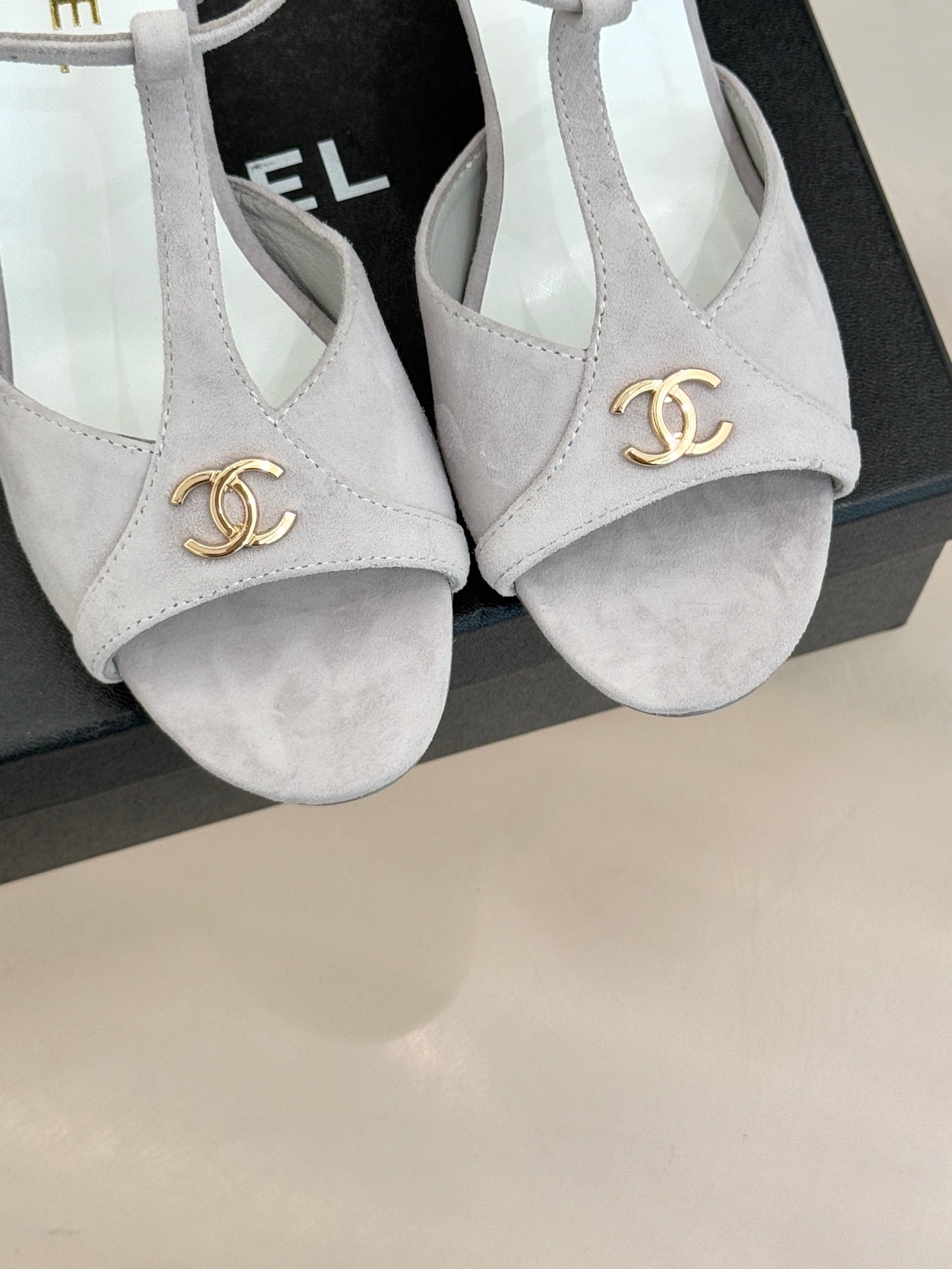 CC 2026 Peep-Toe Sandals 85 Suede Sheepskin