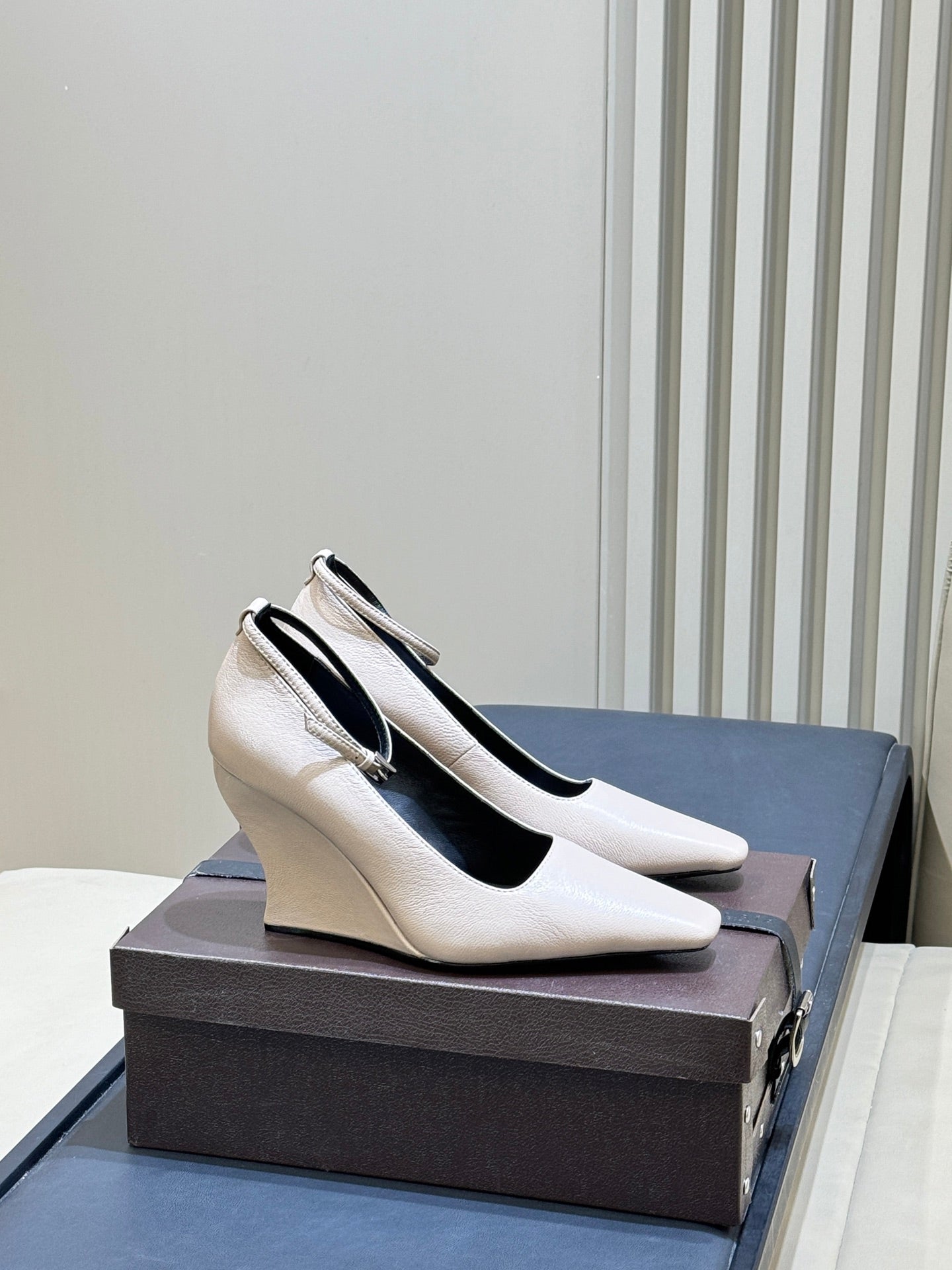 Alaia 2026 Wedge Pumps Goatskin 789591