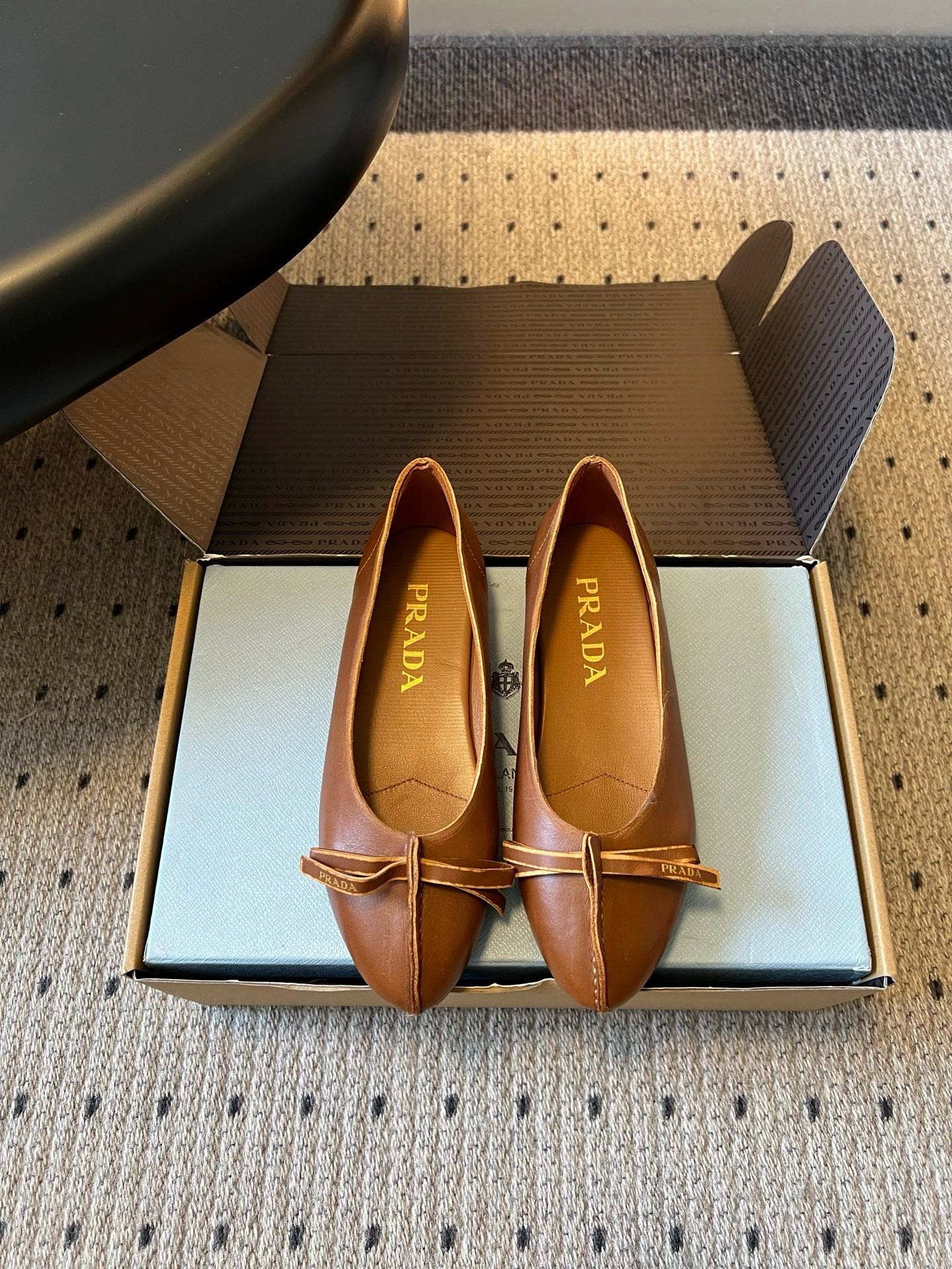 Prada 2026 Exposed Seam Ballerina Flats Cowhide 787475