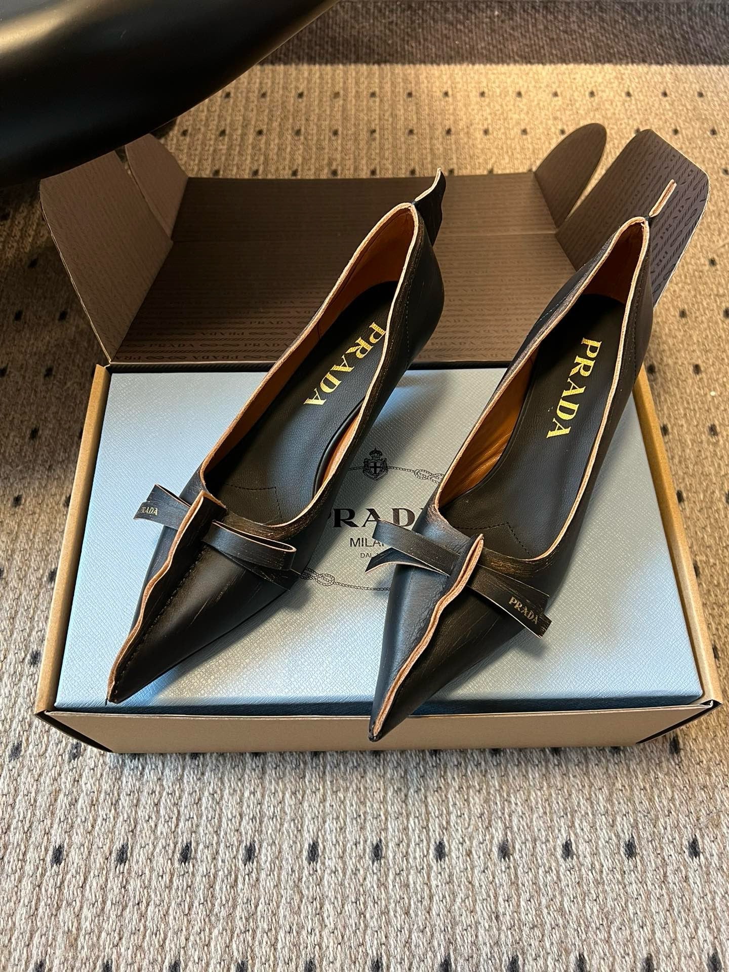 Prada 2026 Pointed-Toe High Heels 55mm Bow Cowhide 787484