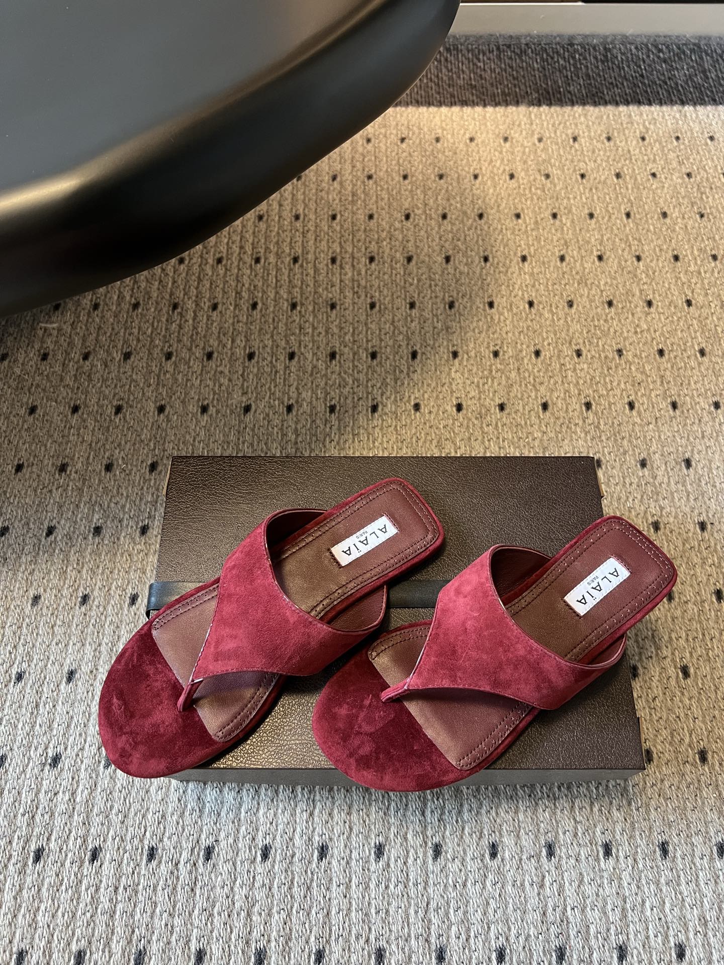 Alaia 2026 Flip-Flops Flat Velvet Sheepskin 803344