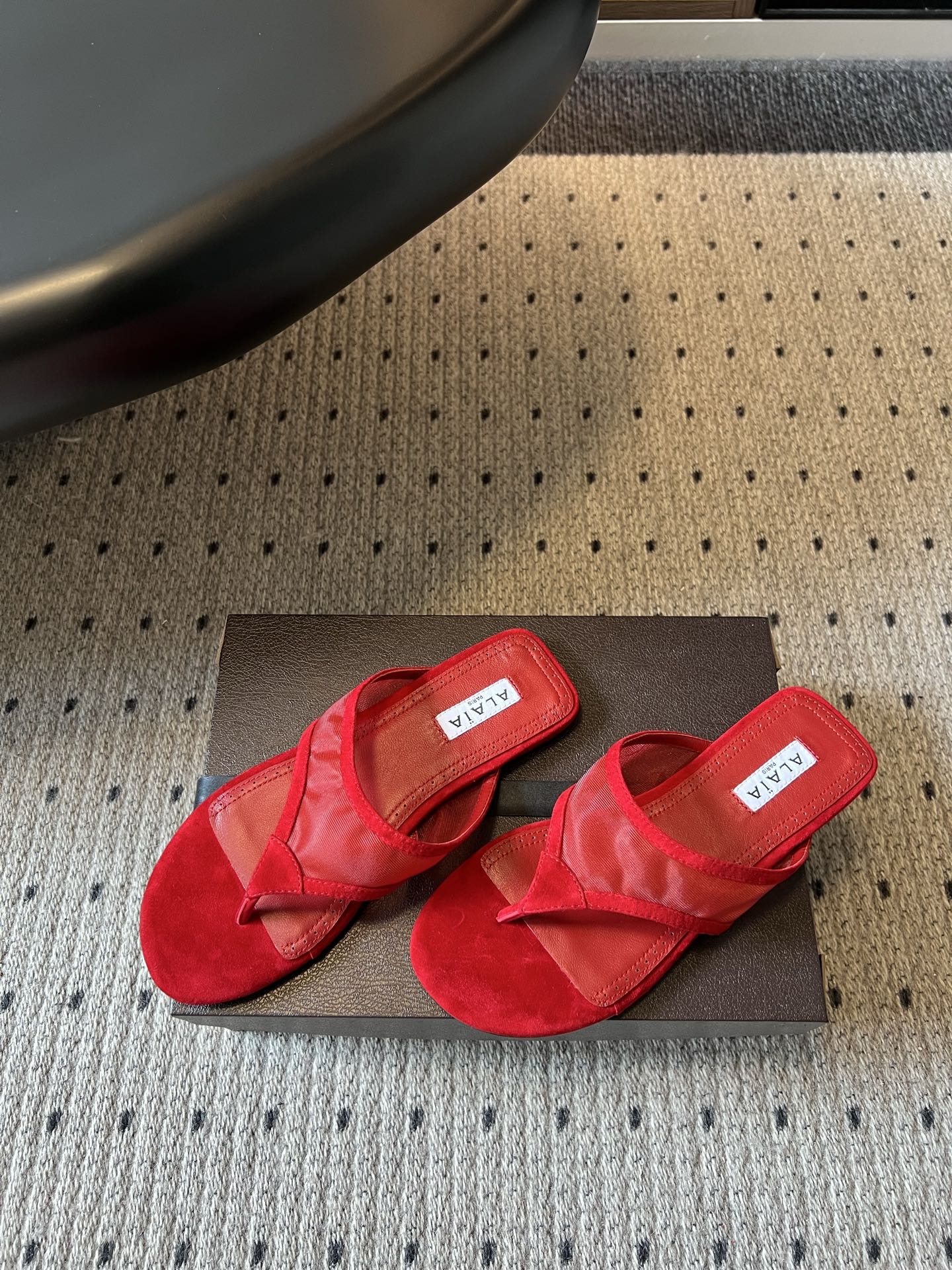 Alaia 2026 Flip-Flops Flat Mesh Sheepskin 803349