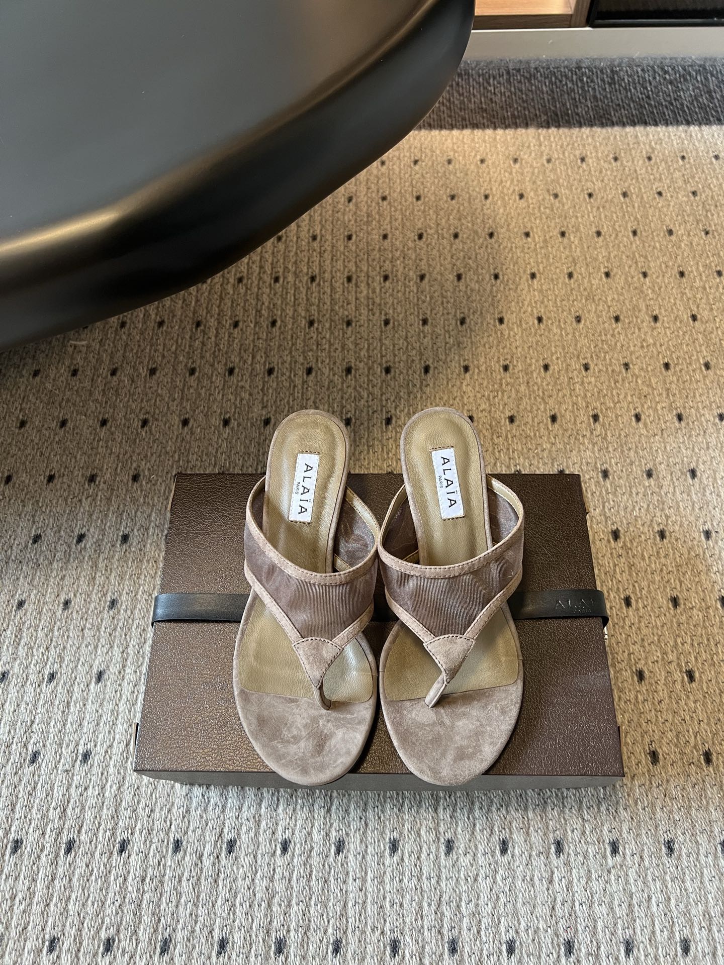 Alaia 2026 Flip-Flops Mid-Heel Sandals 55 Mesh Sheepskin 803353