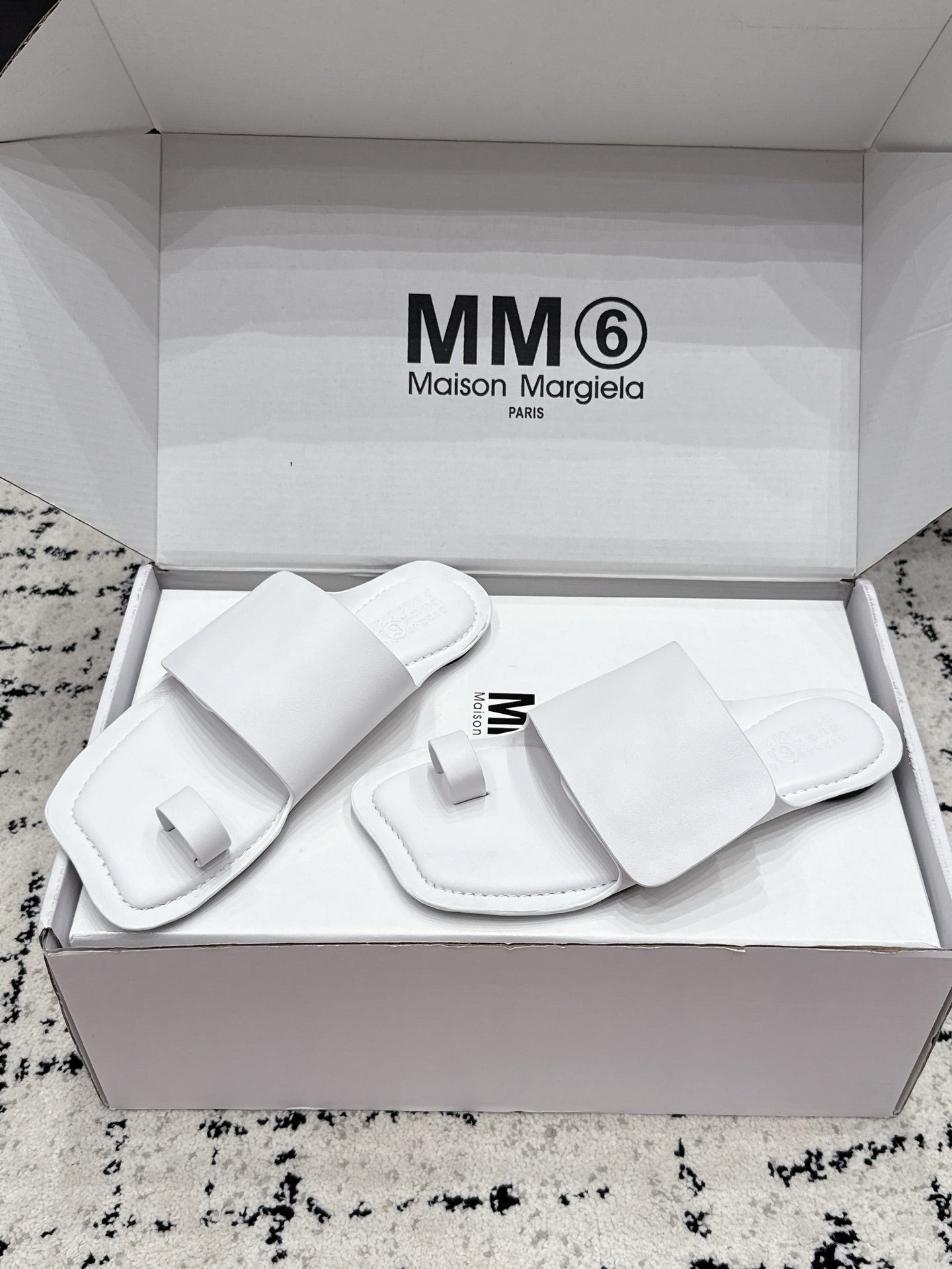 Maison Margiela 2026 Square Toe Slipper Cowhide 924864