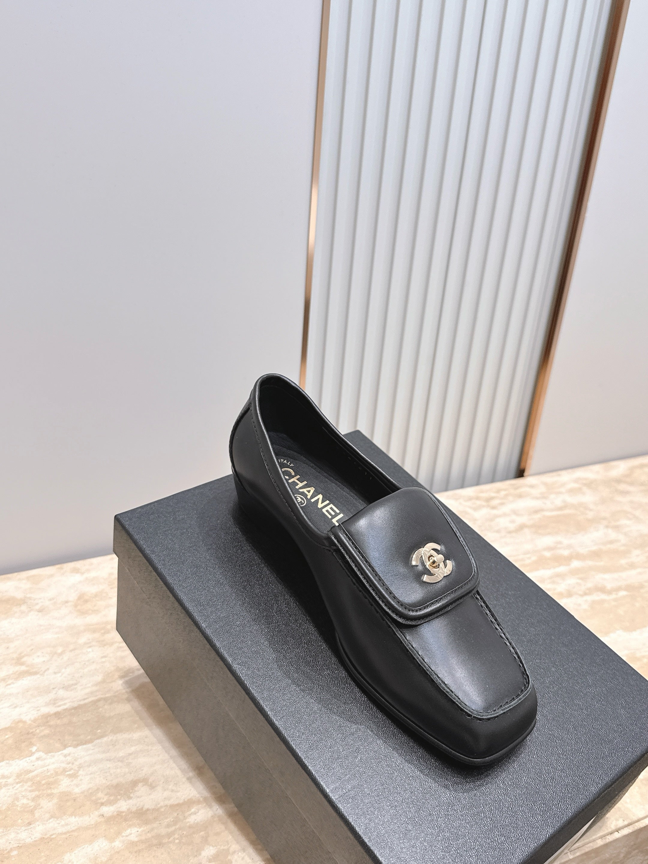 Chanel 2026 Loafer 35mm Suede Calfskin 899062