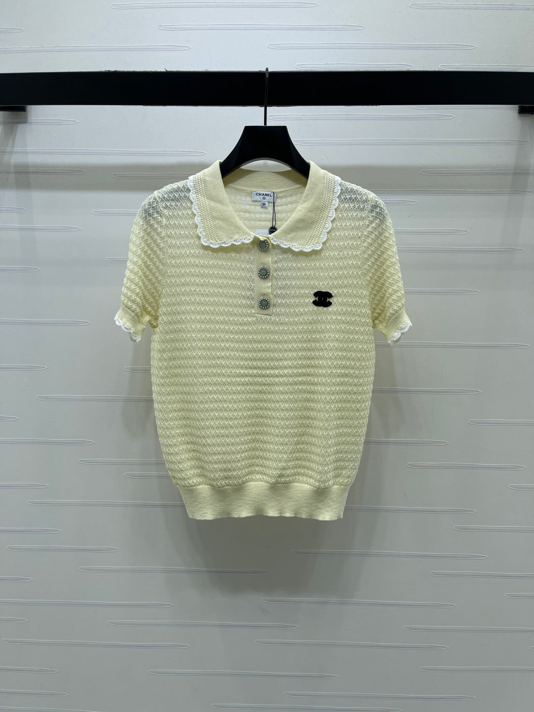 Chanel 2026  Lace-trimmed Polo Collar Knit Short-sleeved Top Cotton 390780