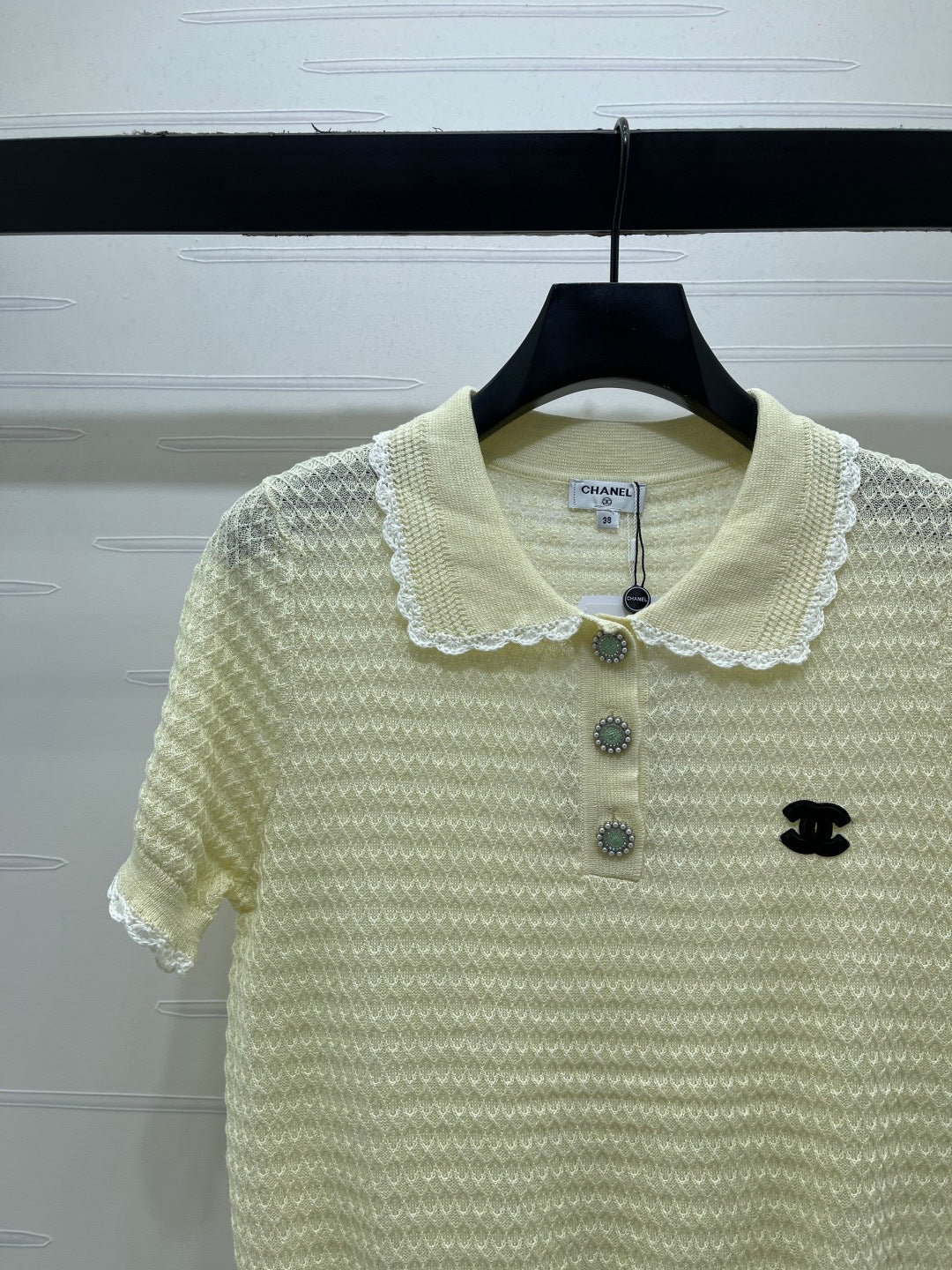 Chanel 2026  Lace-trimmed Polo Collar Knit Short-sleeved Top Cotton 390780