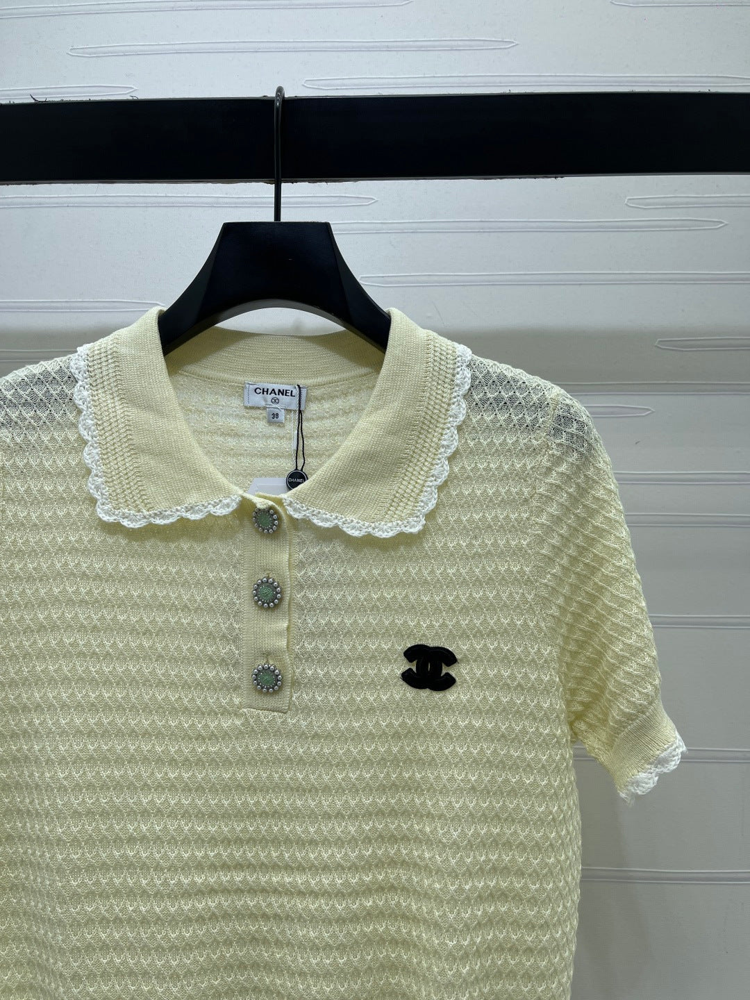 Chanel 2026  Lace-trimmed Polo Collar Knit Short-sleeved Top Cotton 390780