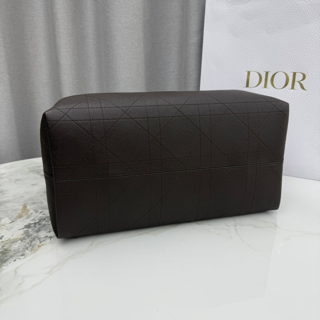 Dior 2026 Toujours Handbag Grained Calfskin