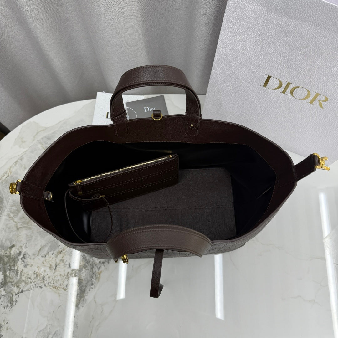 Dior 2026 Toujours Handbag Grained Calfskin