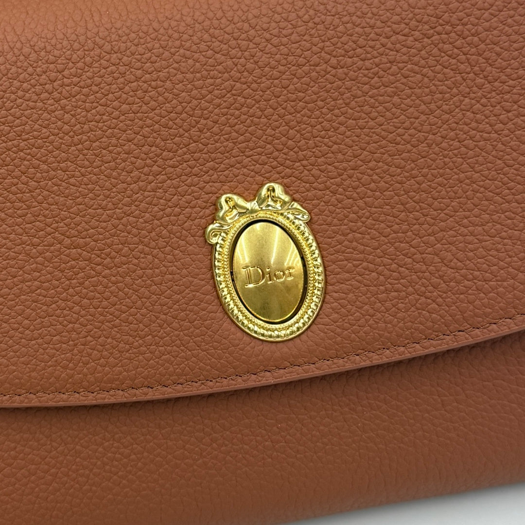 Dior 2026 Medaillon Envelope Bag 20.5cm Calfskin 158554