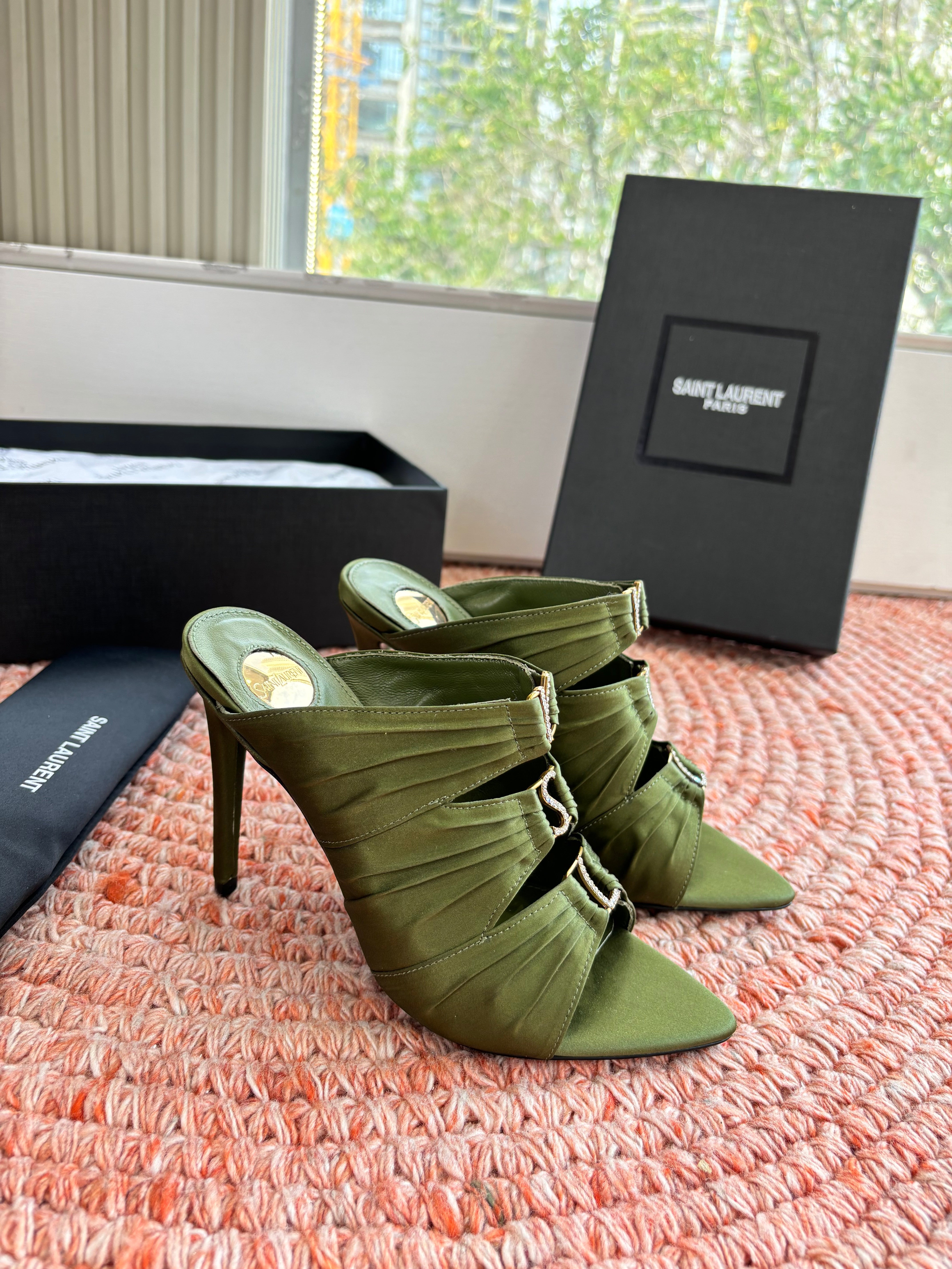 YSL 26ss Pointed High Heels Sandals 110 Green Silk Leather 648791