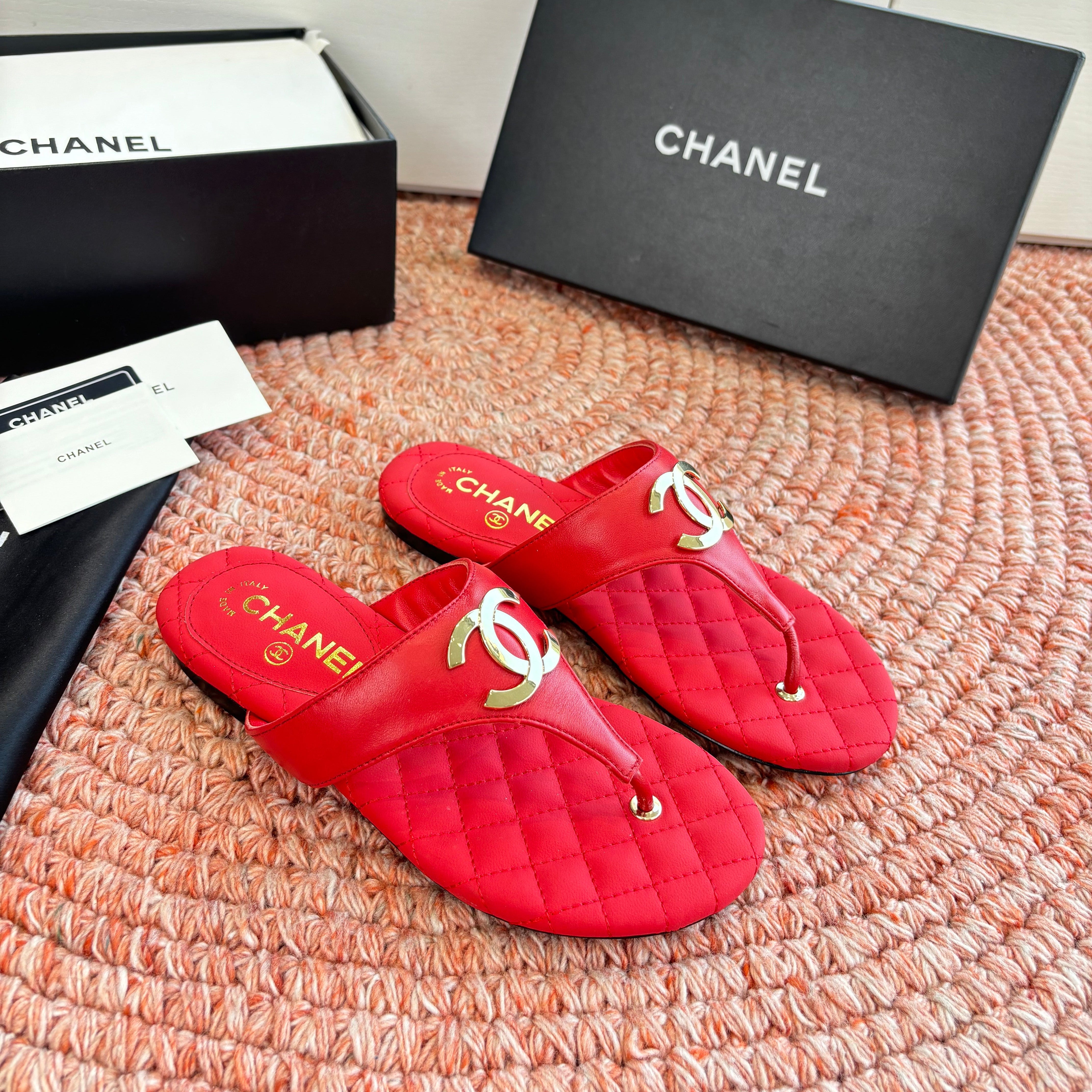 CC 26s Thong Sandals Red Sheepskin 648260