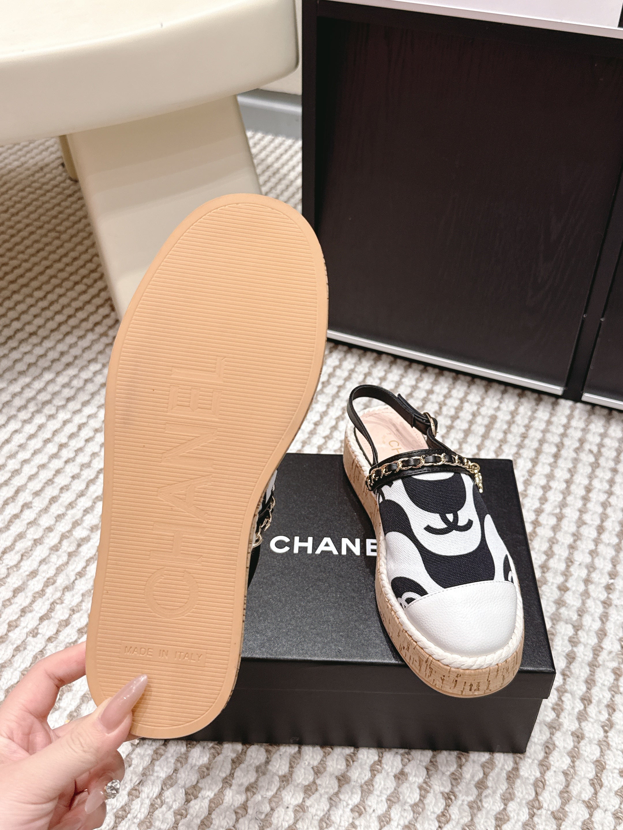 CC 26s Rope-Soled Sandals White Black Canvas Leather 652561
