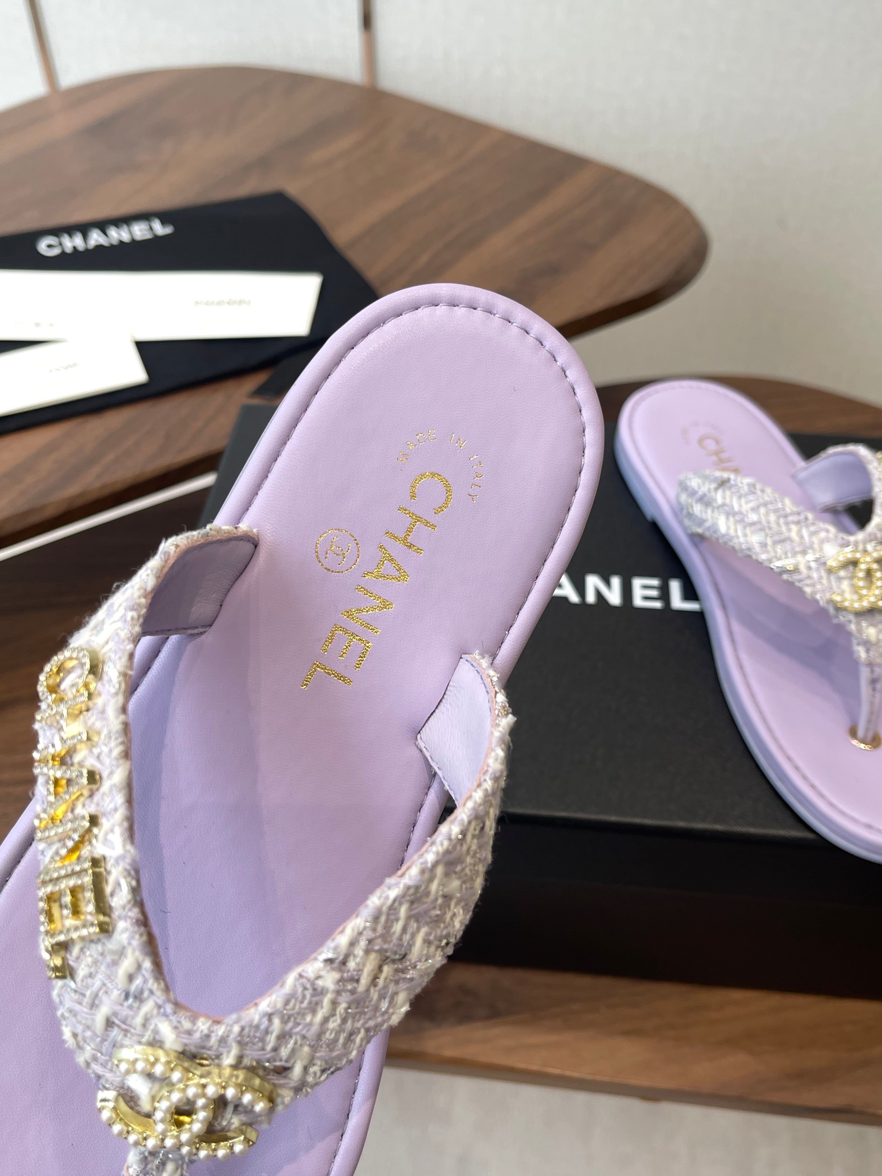 Chanel 2026 Thong Sandal Tweed Gold Logo Details 790366