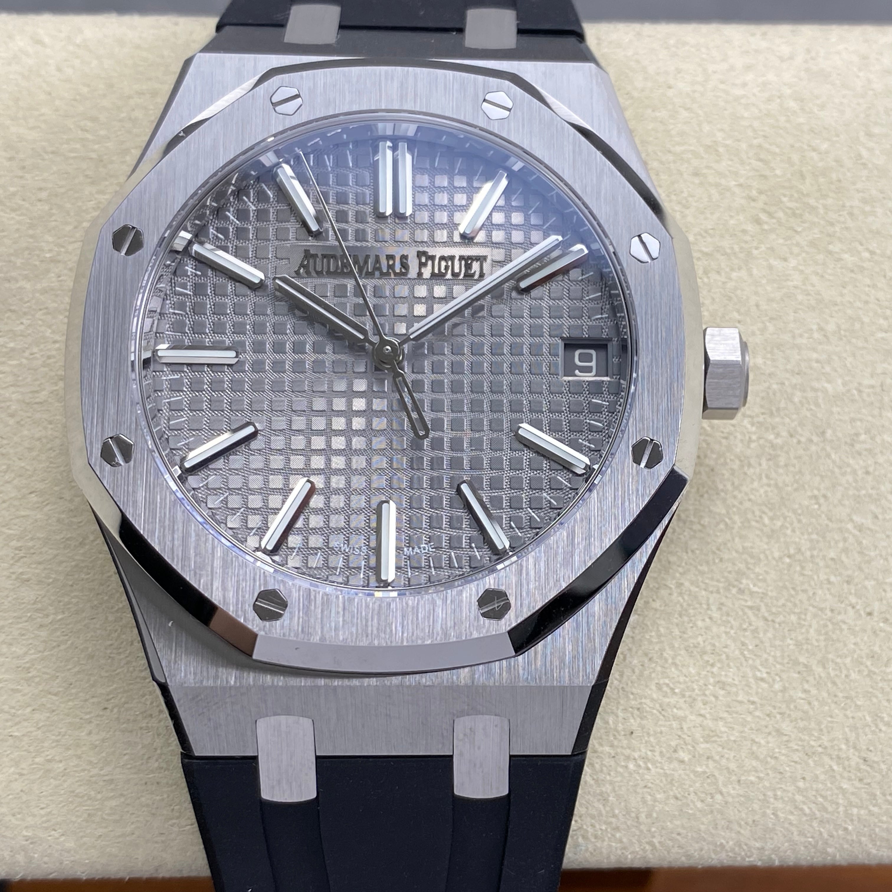 Audemars Piguet Royal Oak Selfwinding 41mm 15510 Grey Dial Rubber Strap