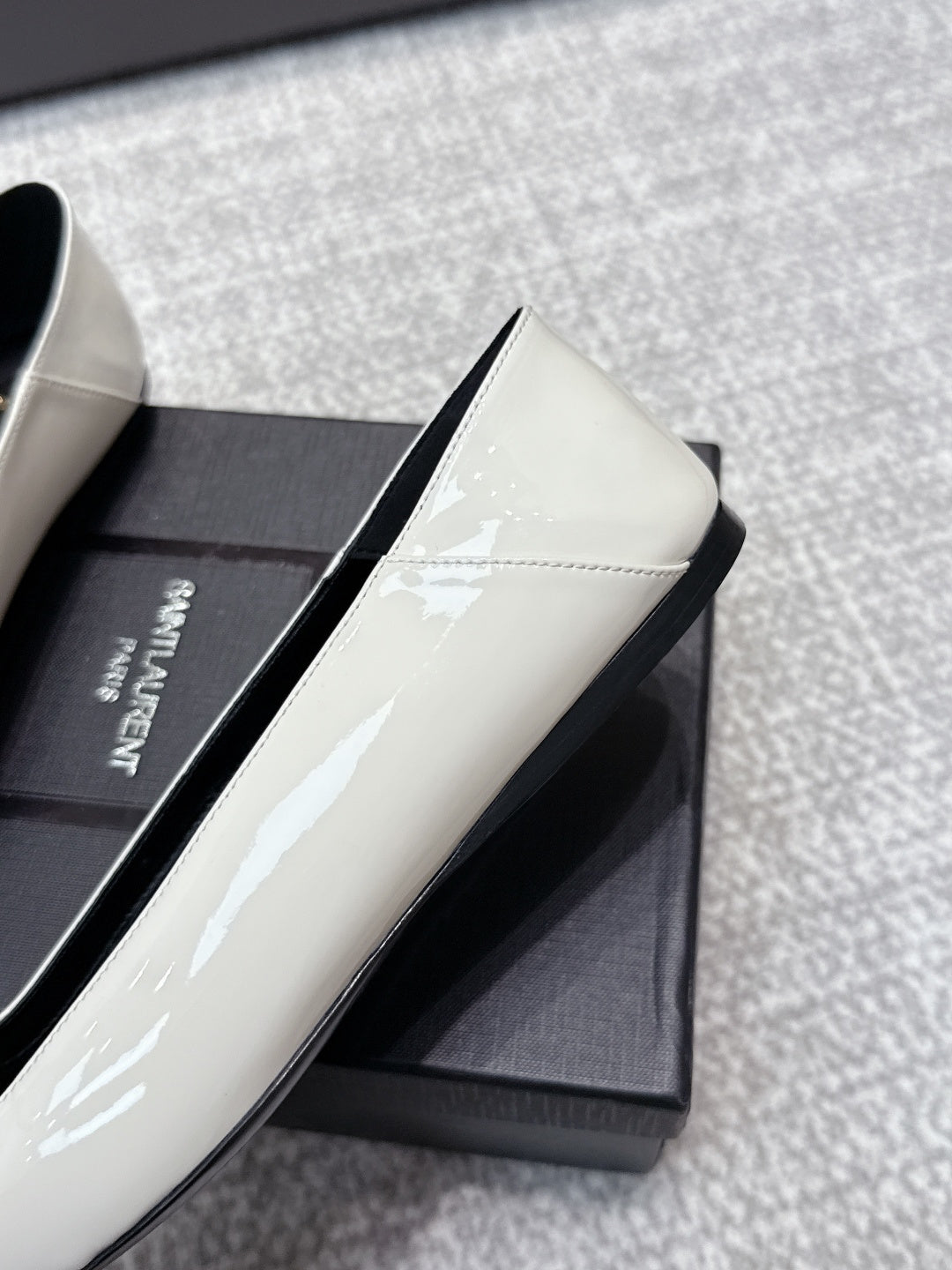 YSL 26ss Square Toe Loafers White Patent Leather 662733