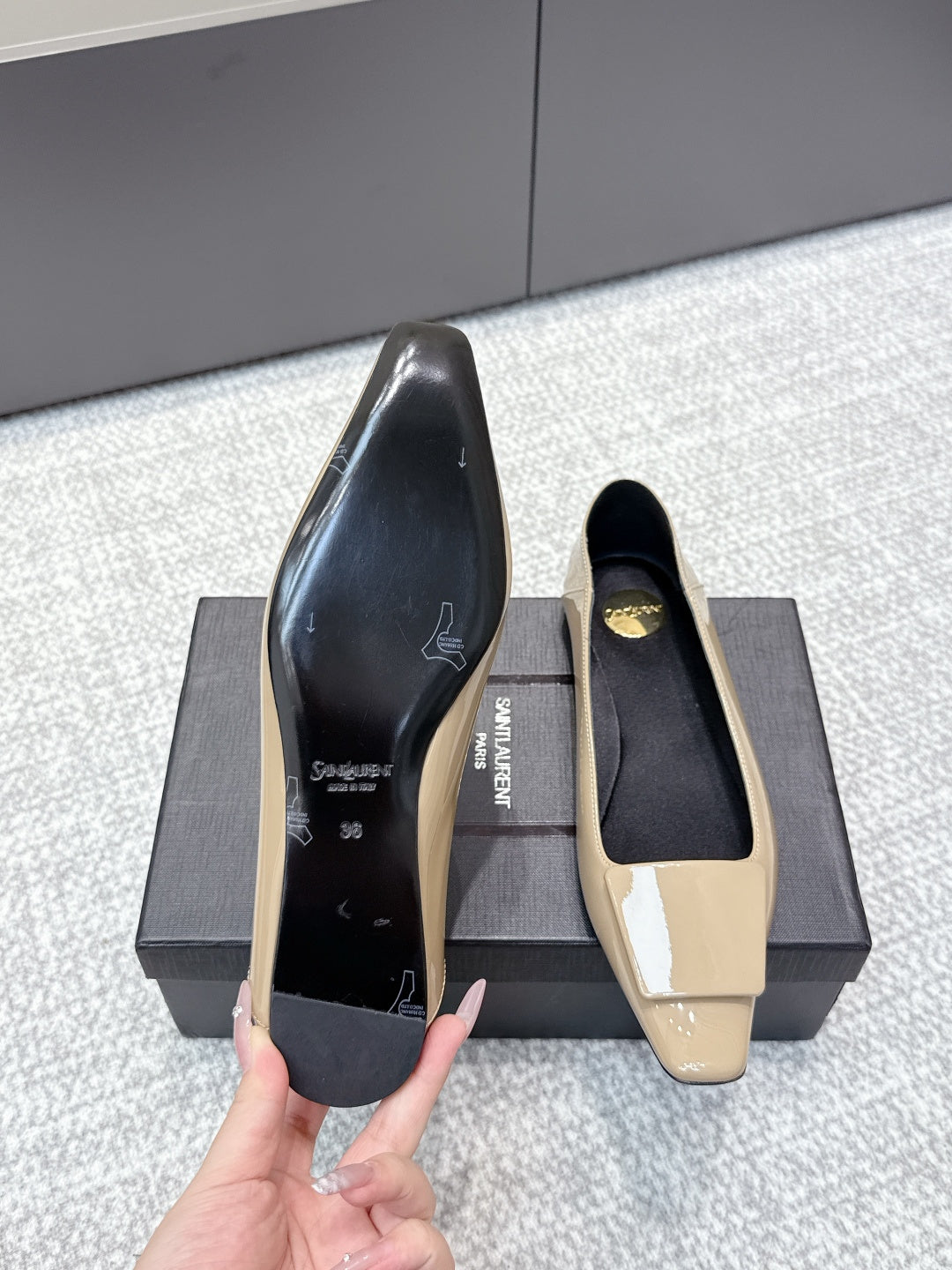 YSL 26ss Square Toe Loafers Beige Patent Leather 662735