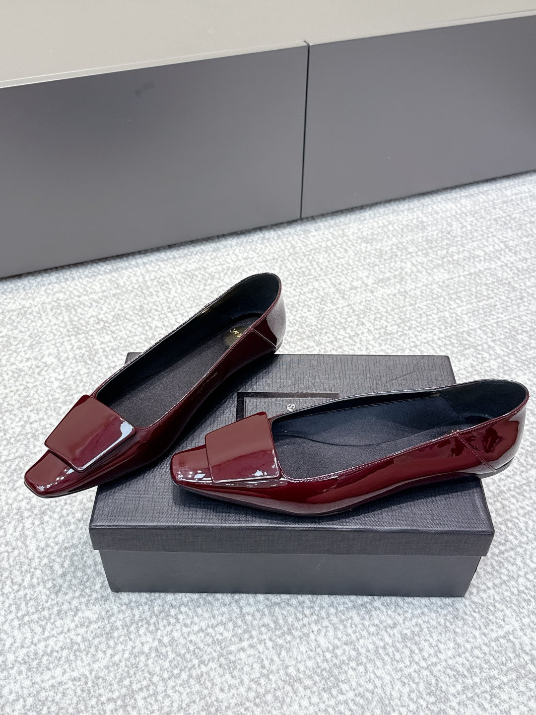 YSL 26ss Square Toe Loafers Burgundy Patent Leather 662736
