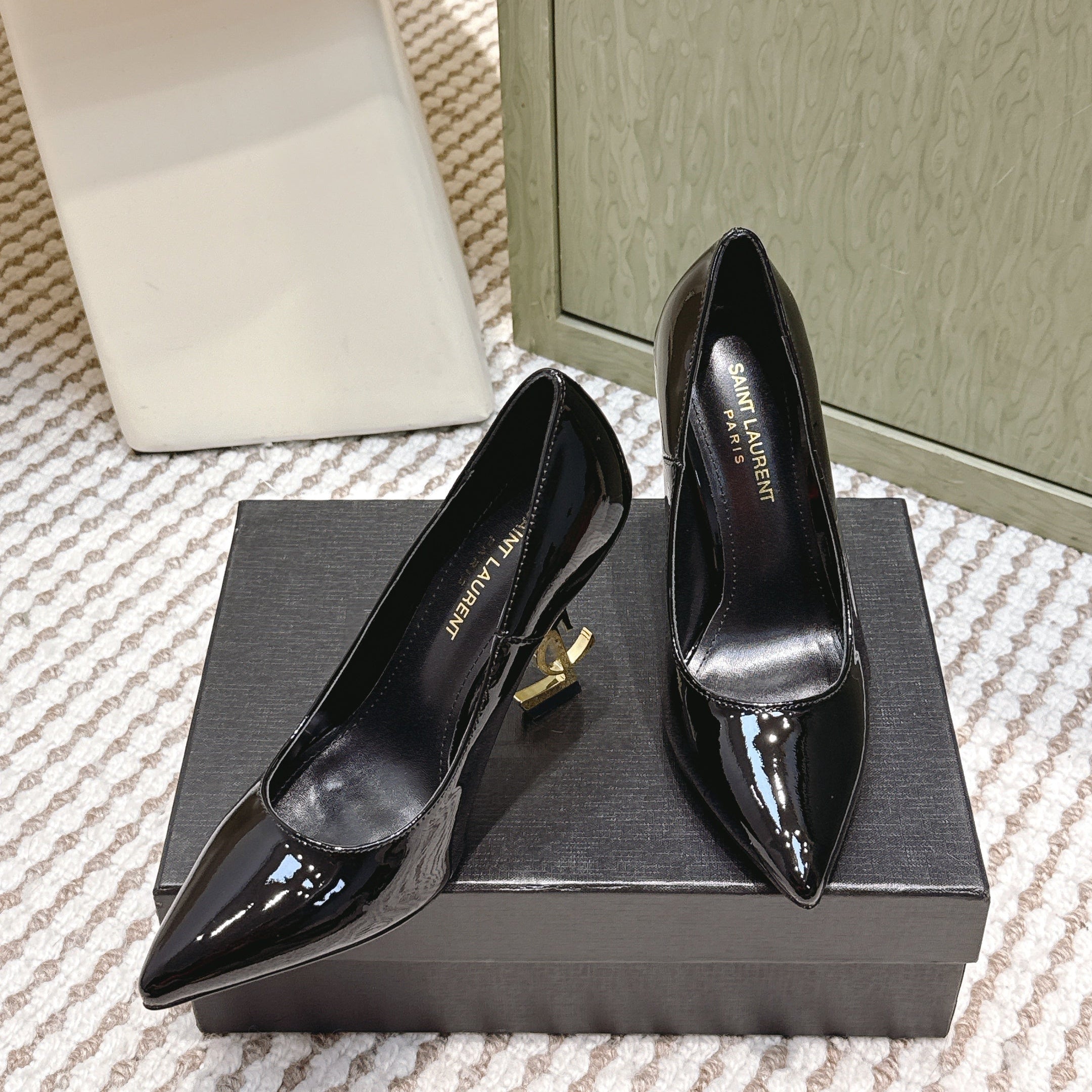 YSL 26ss High Heel Pumps 85 Black Patent Leather Gold 654697