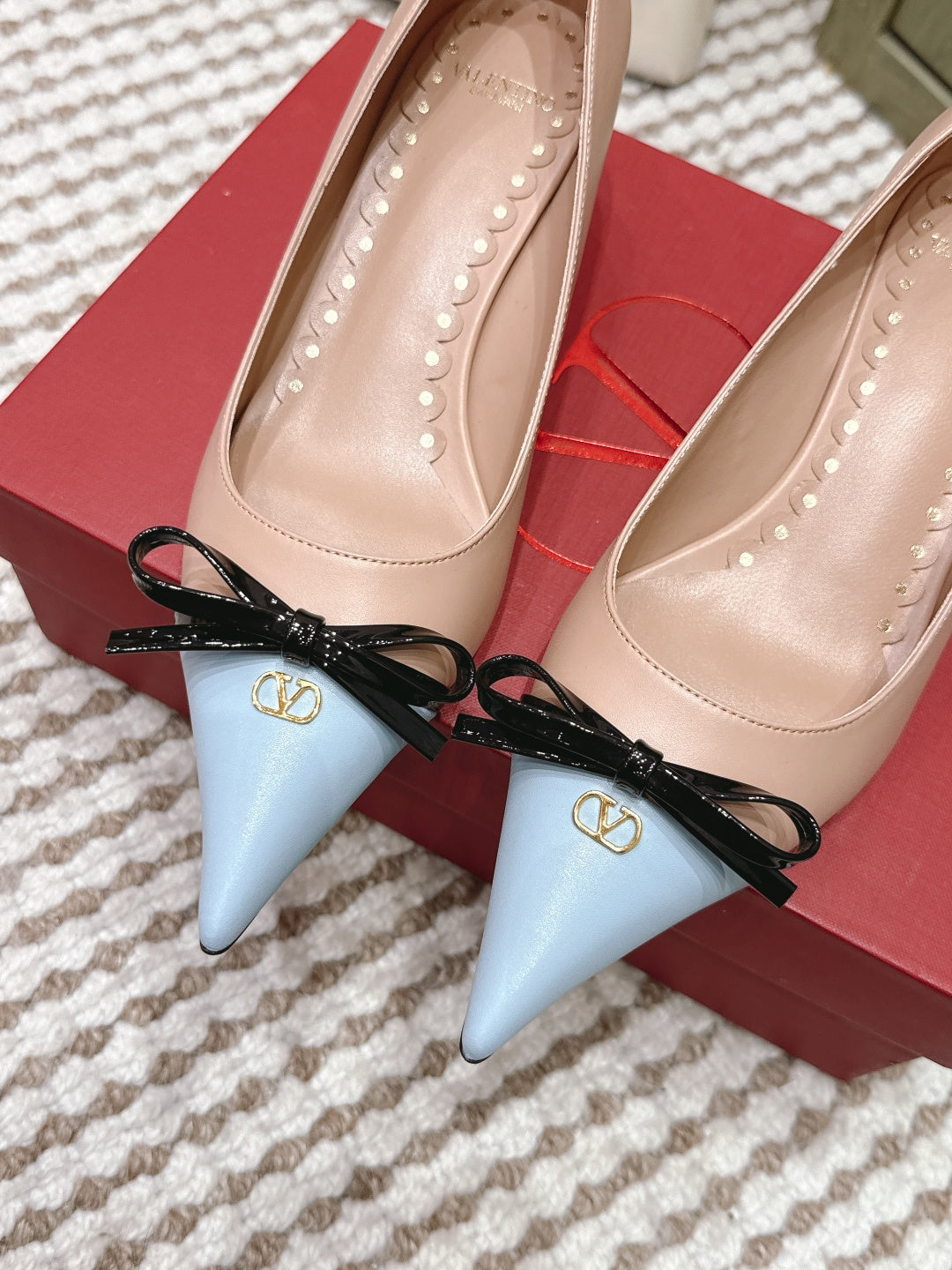 VT 26s Pump 45 Beige Blue Genuine Leather 612252